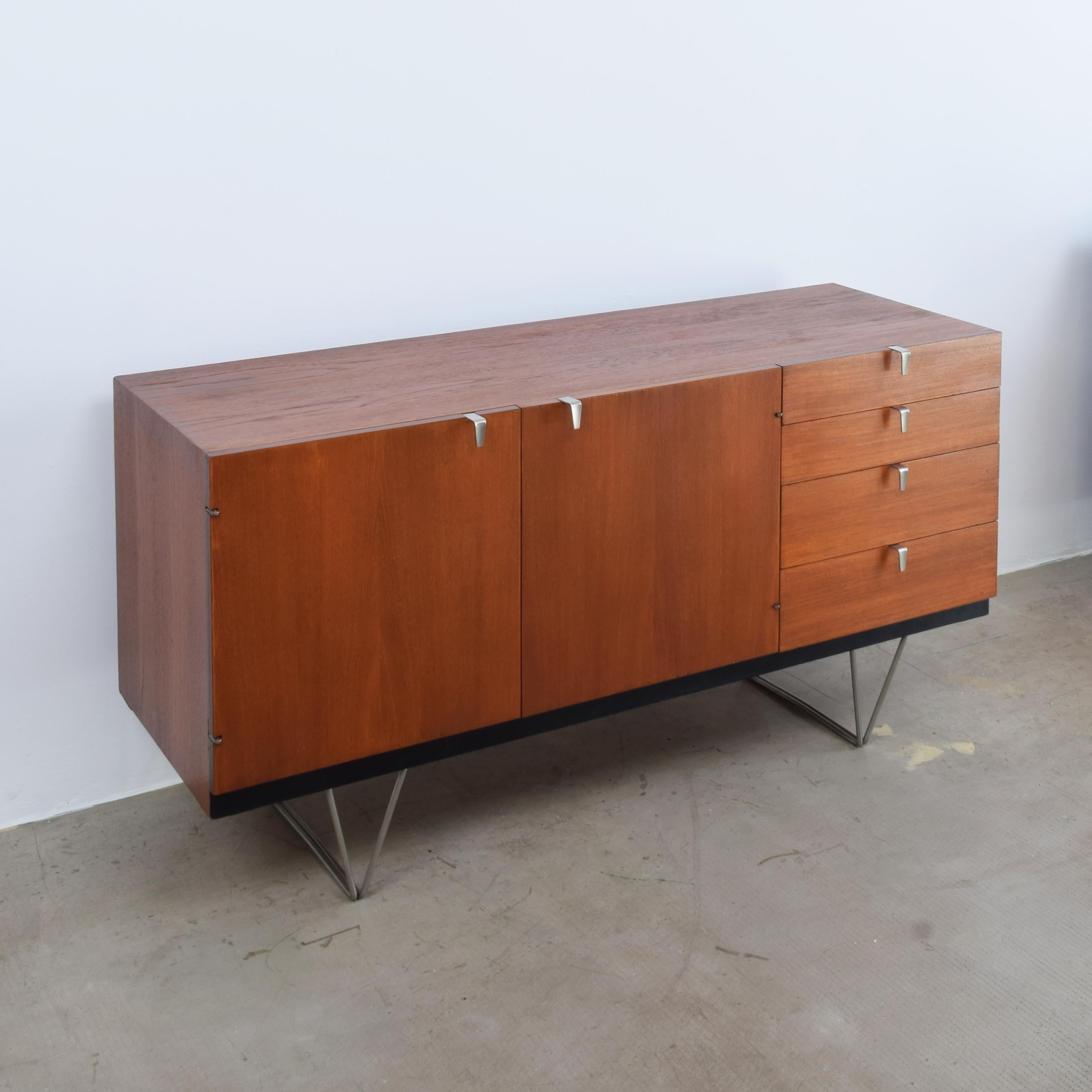 John & Sylvia Reid for Stag Furniture S-Range Sideboard, 1960s, Super Condition 2