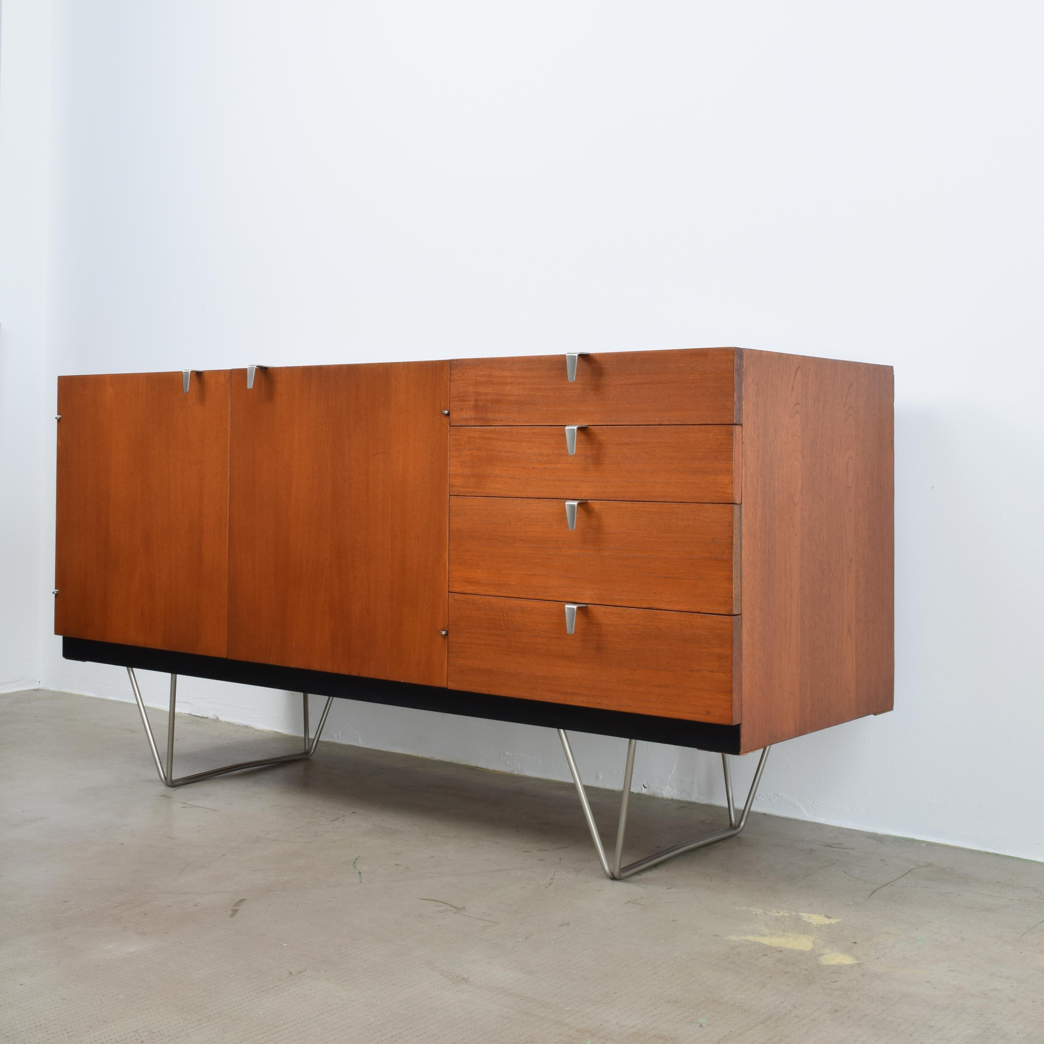 British John & Sylvia Reid for Stag Furniture S-Range Sideboard, 1960s, Super Condition