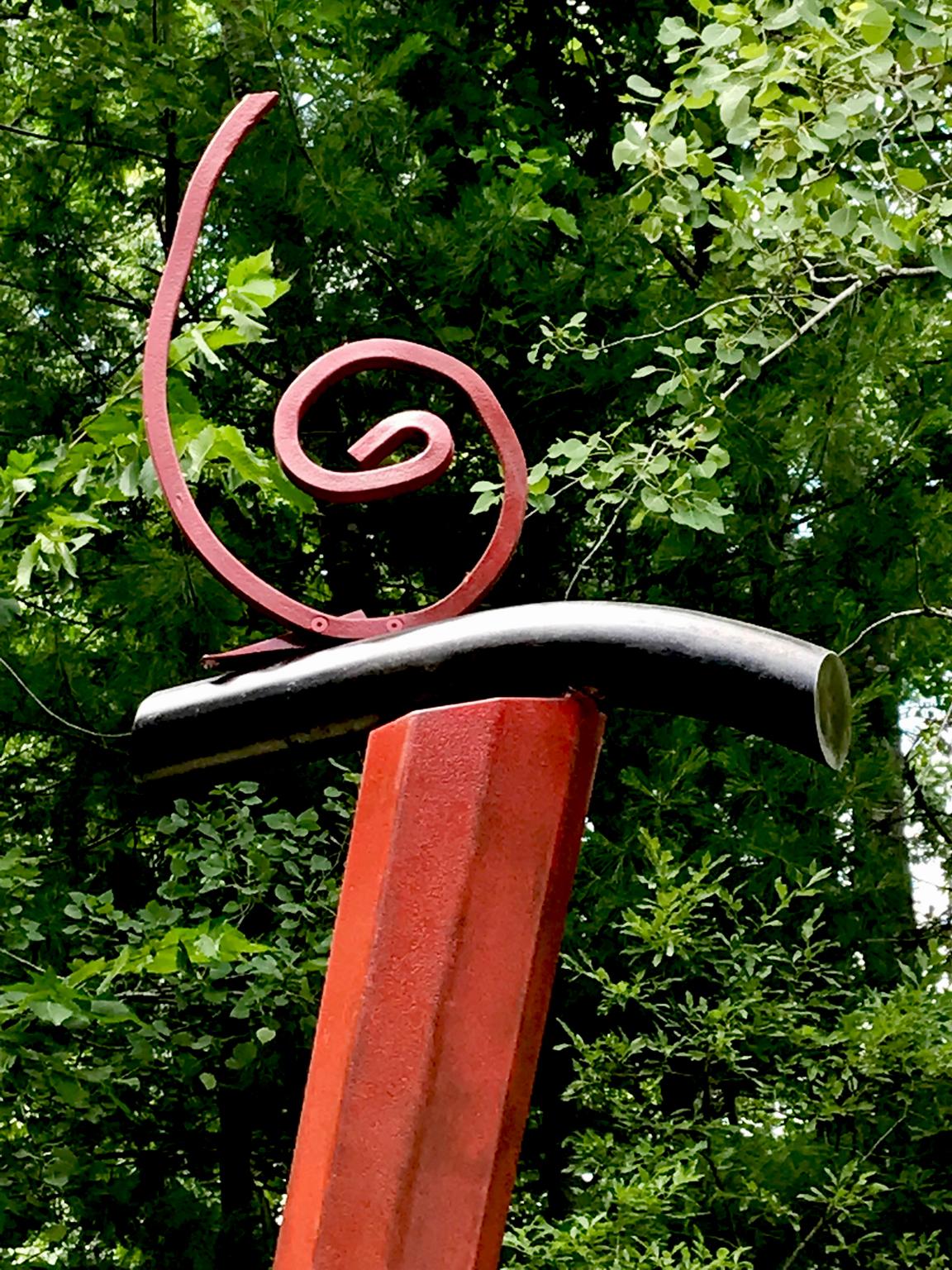 Sculpture d'extérieur abstraite « Ascension », pierre, métal, industriel  en vente 2