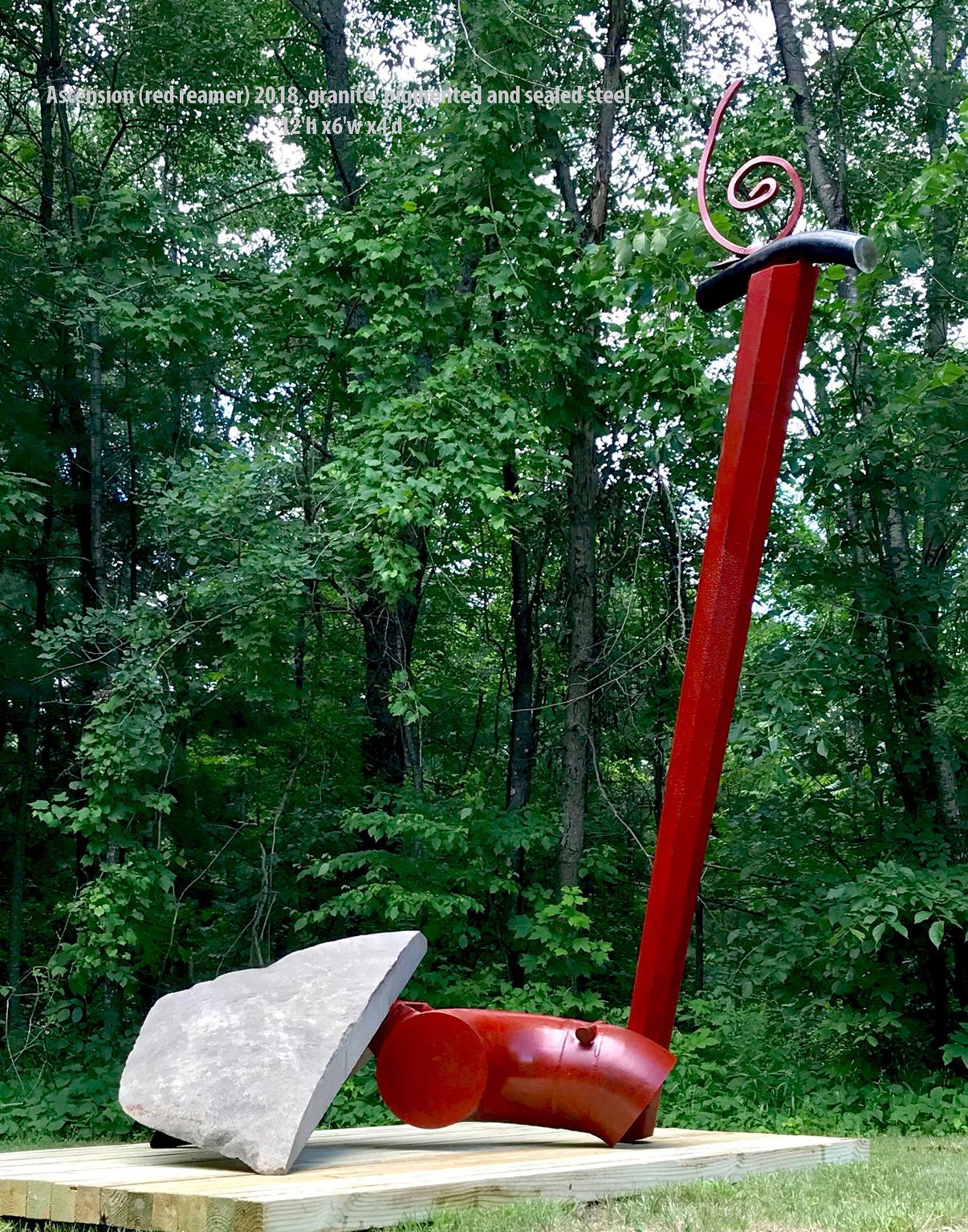 „“Ascension (roter Reimer)“, abstrakte Skulptur für den Außenbereich, Stein, Metall, Industrie 