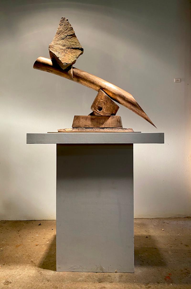 John Van Alstine, Fleche-Diagonalmente hacia abajo, Escultura 2020 en venta 4