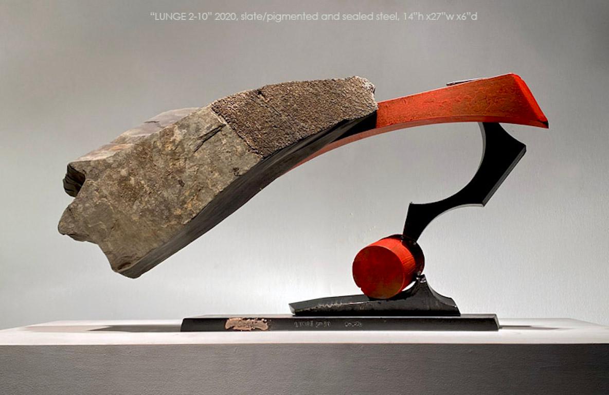Affondo 2-20
Acciaio ardesia/pigmentato e sigillato
14" (altezza) x 27" (larghezza) x 6" (profondità)

La pietra e il metallo, solitamente granito o ardesia, e gli oggetti trovati in acciaio sono al centro delle mie sculture. L'interazione di questi