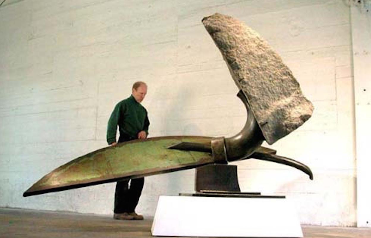John Van Alstine – Runde Berglandschaft, Skulptur 2001 im Angebot 1