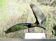 „Round Mountain Landscape“, industrielle, abstrakte Skulptur aus Metall und Stein in Metall