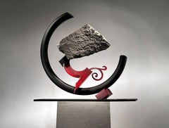 „Sisyphean Circle (Twirl IV)“, industrielle, abstrakte Skulptur aus Metall und Stein