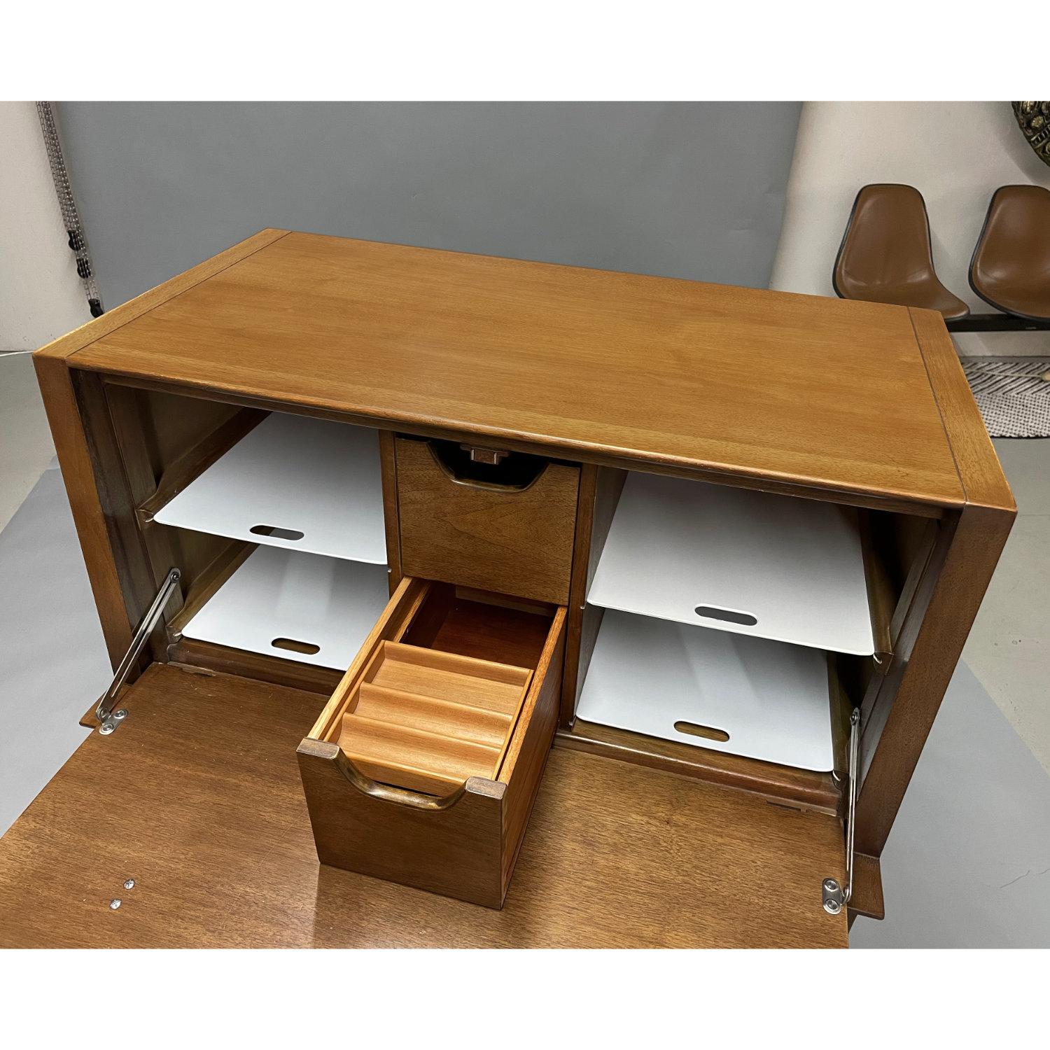 American John Van Koert Drexel Profile K12 Gentlemen’s Chest Dresser For Sale