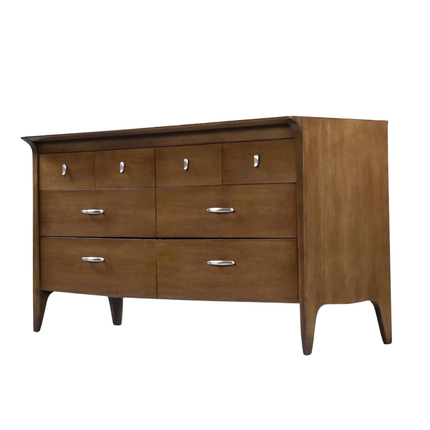 Mid-Century moderno John Van Koert Drexel Profilo K4 Cassettone basso con specchio abbinato in vendita