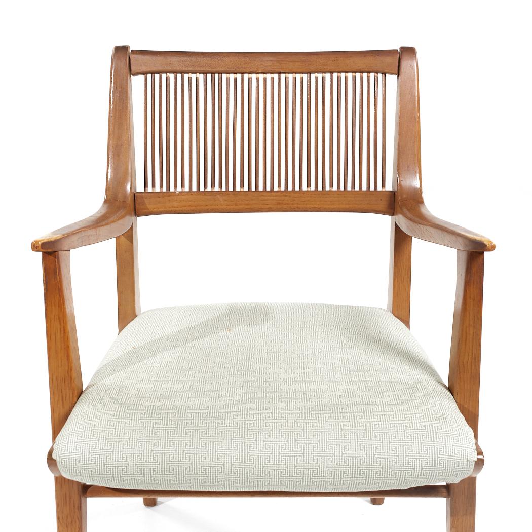 John Van Koert für Drexel Esszimmerstühle aus Nussbaumholz aus der Mitte des Jahrhunderts – 6er-Set im Angebot 9