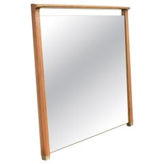 John Van Koert per Drexel Profile Specchio da parete in legno di noce scolpito di epoca medio- moderna