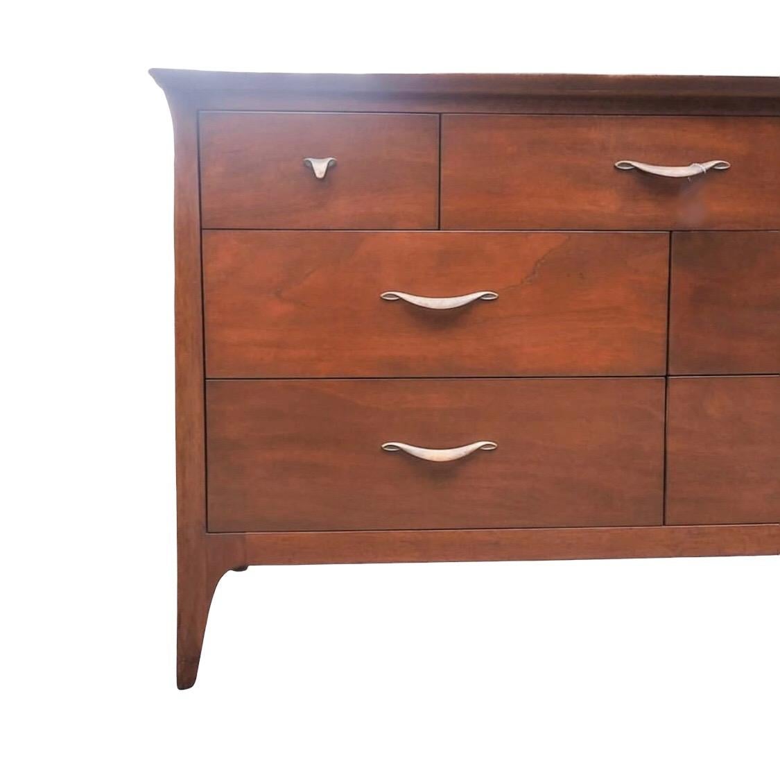 John Van Koert for Drexel Profile Mid-Century Modern Seven-Drawer Dresser In Good Condition For Sale In Seattle, WA
