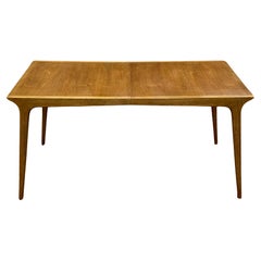 John Van Koert para Drexel - Perfil -  Mesa de Comedor Extensible Nogal - 3 Hojas