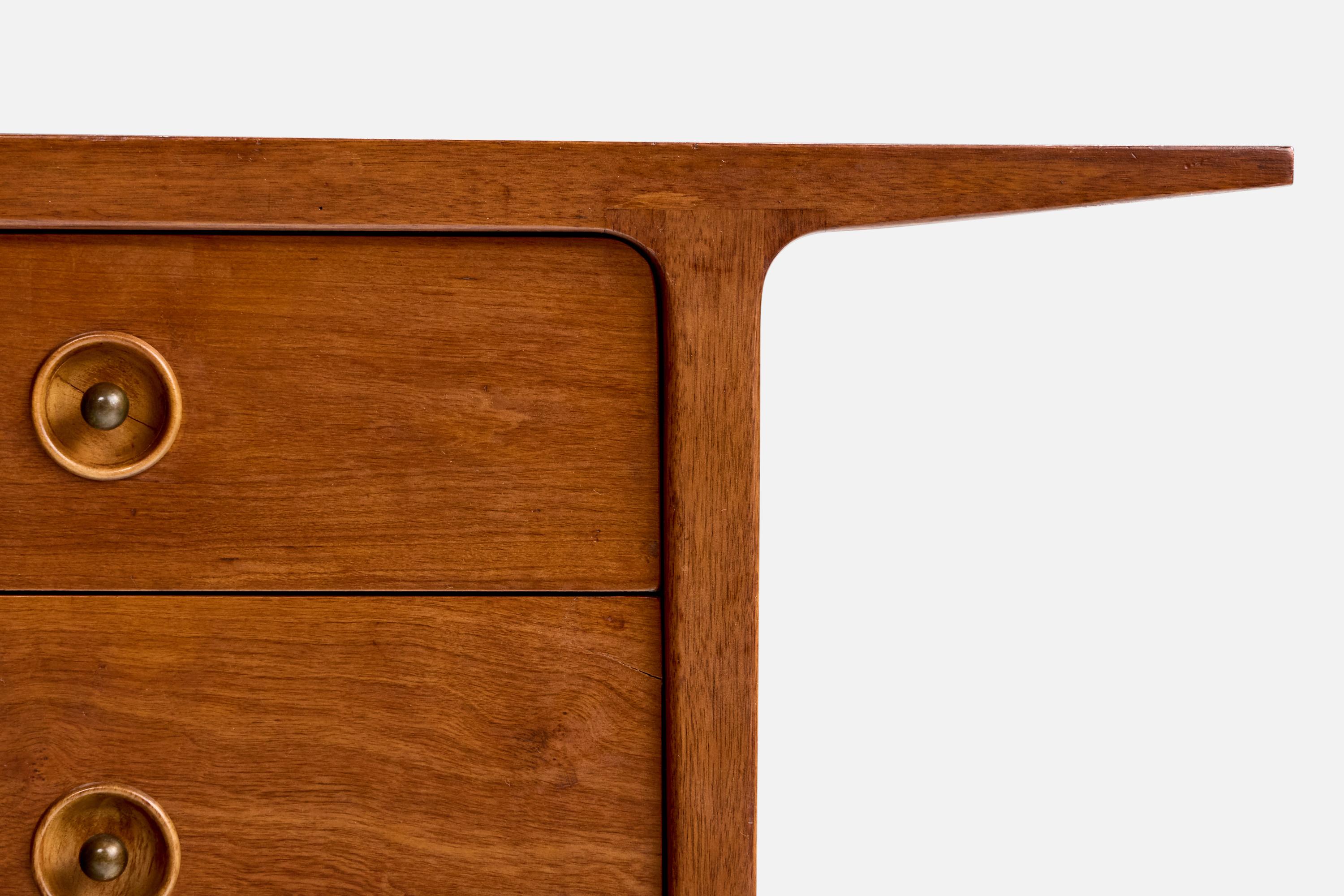 Milieu du XXe siècle John Van Koert, tables de nuit, noyer, États-Unis, années 1950 en vente