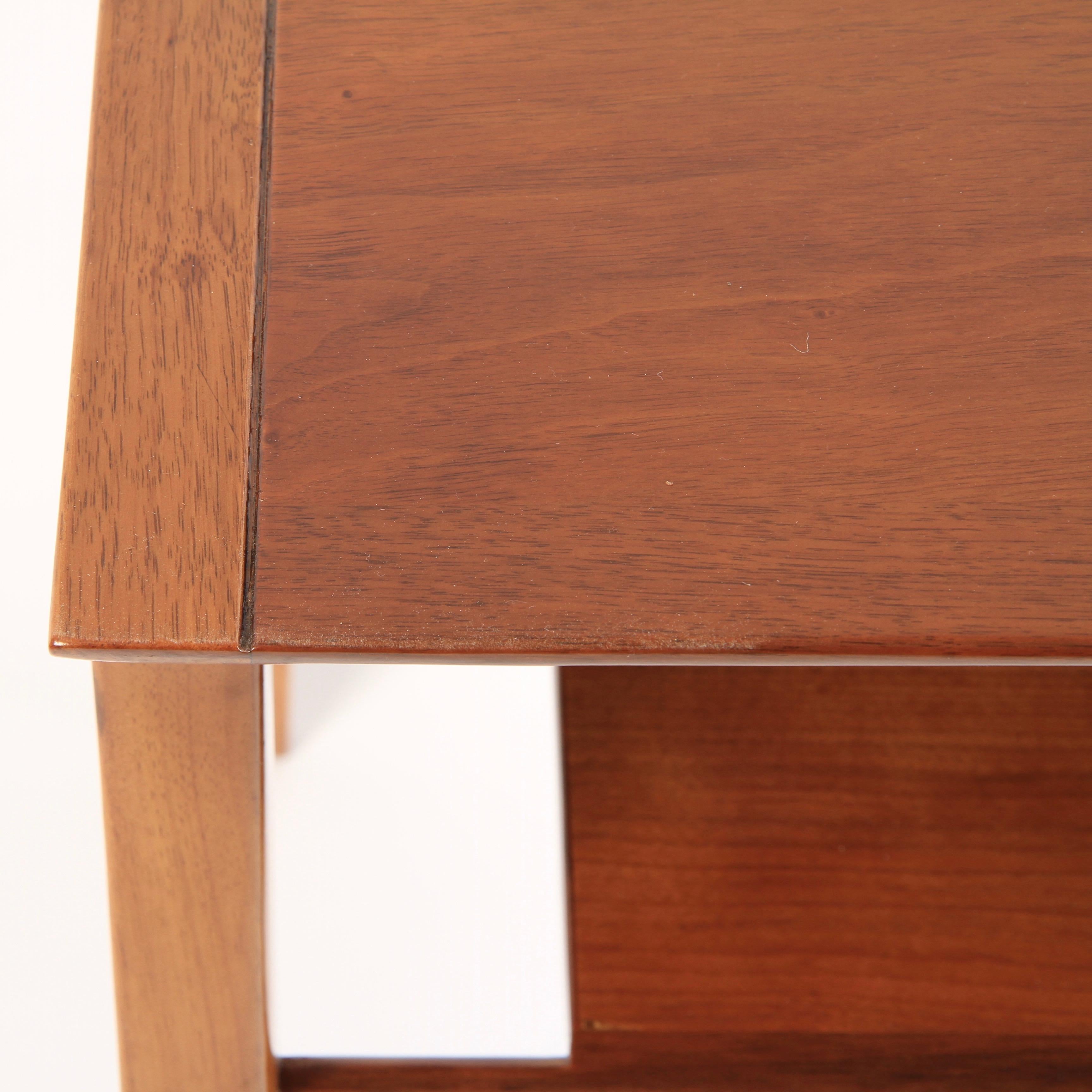 profile side table