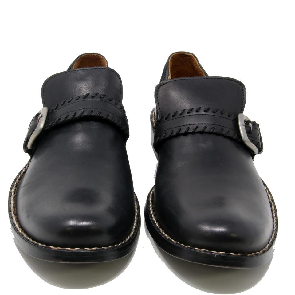 John Varvatos Black Classic Single Buckle Strap Leather Formal Elastic Shoes

These finely crafted men's formal-wear shoes with genuine leather upper are in overall great pre-loved condition. The classic leather shoes from John Varvatos are perfect