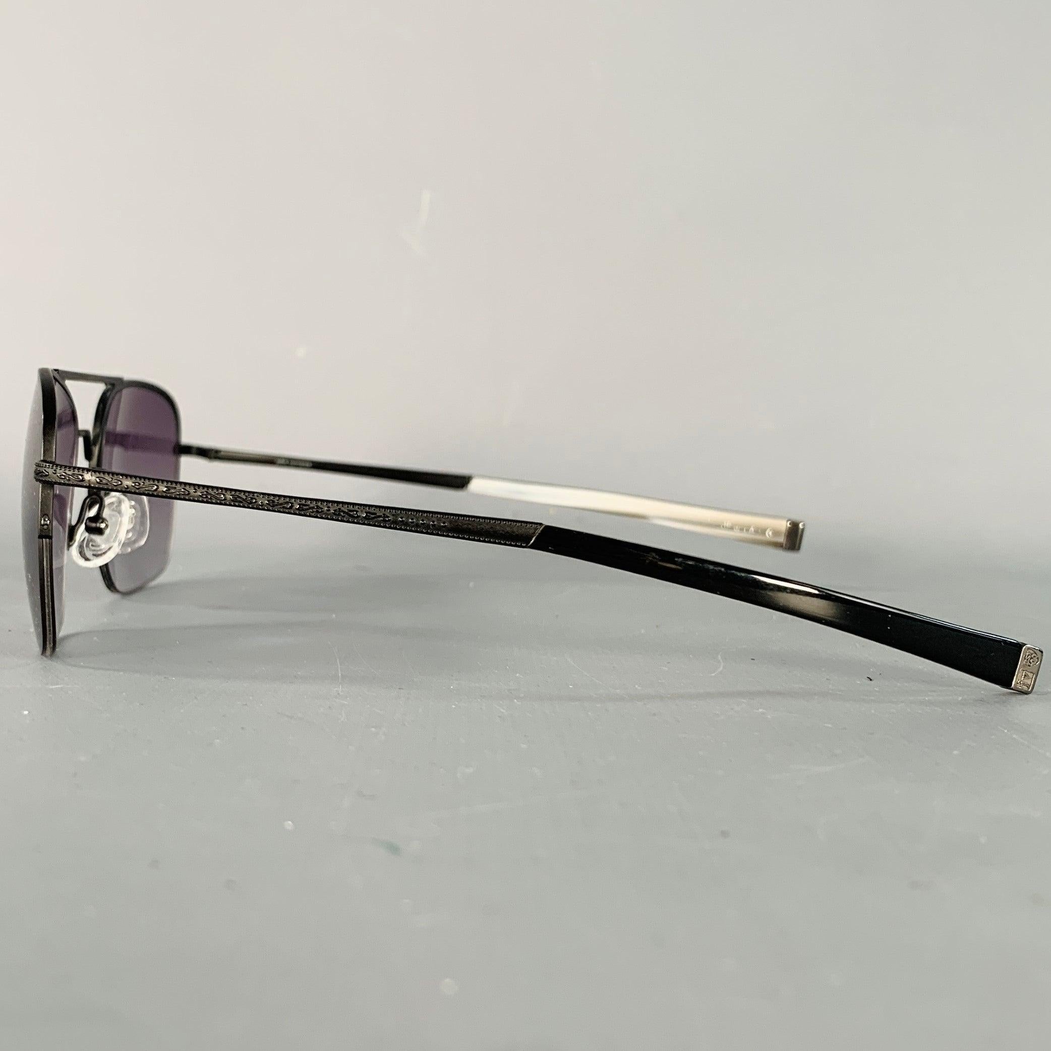 JOHN VARVATOS Schwarze Navigator-Sonnenbrille aus Gunmetal-Metall Herren im Angebot