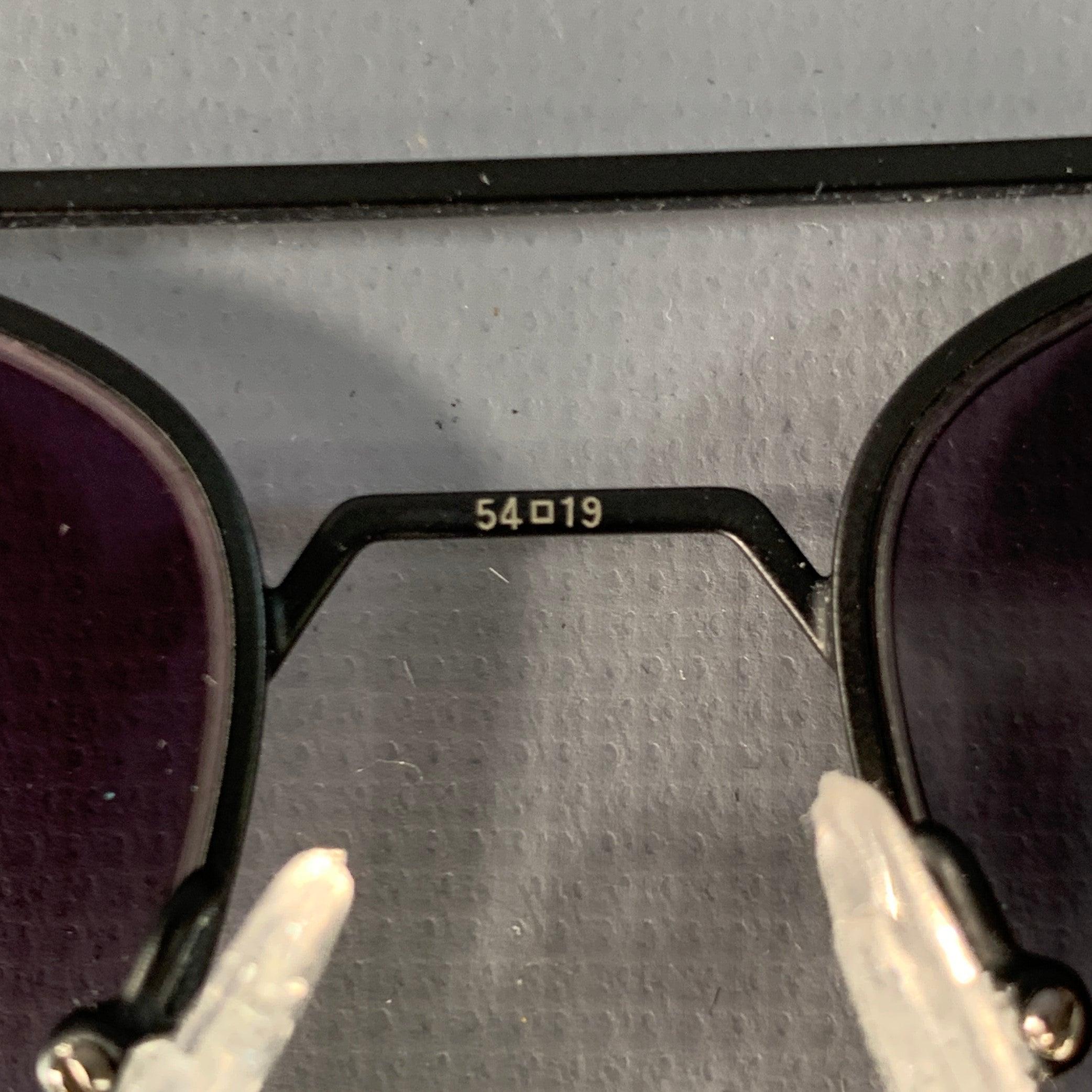 JOHN VARVATOS Schwarze Navigator-Sonnenbrille aus Gunmetal-Metall im Angebot 4