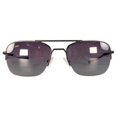 JOHN VARVATOS Schwarze Navigator-Sonnenbrille aus Gunmetal-Metall