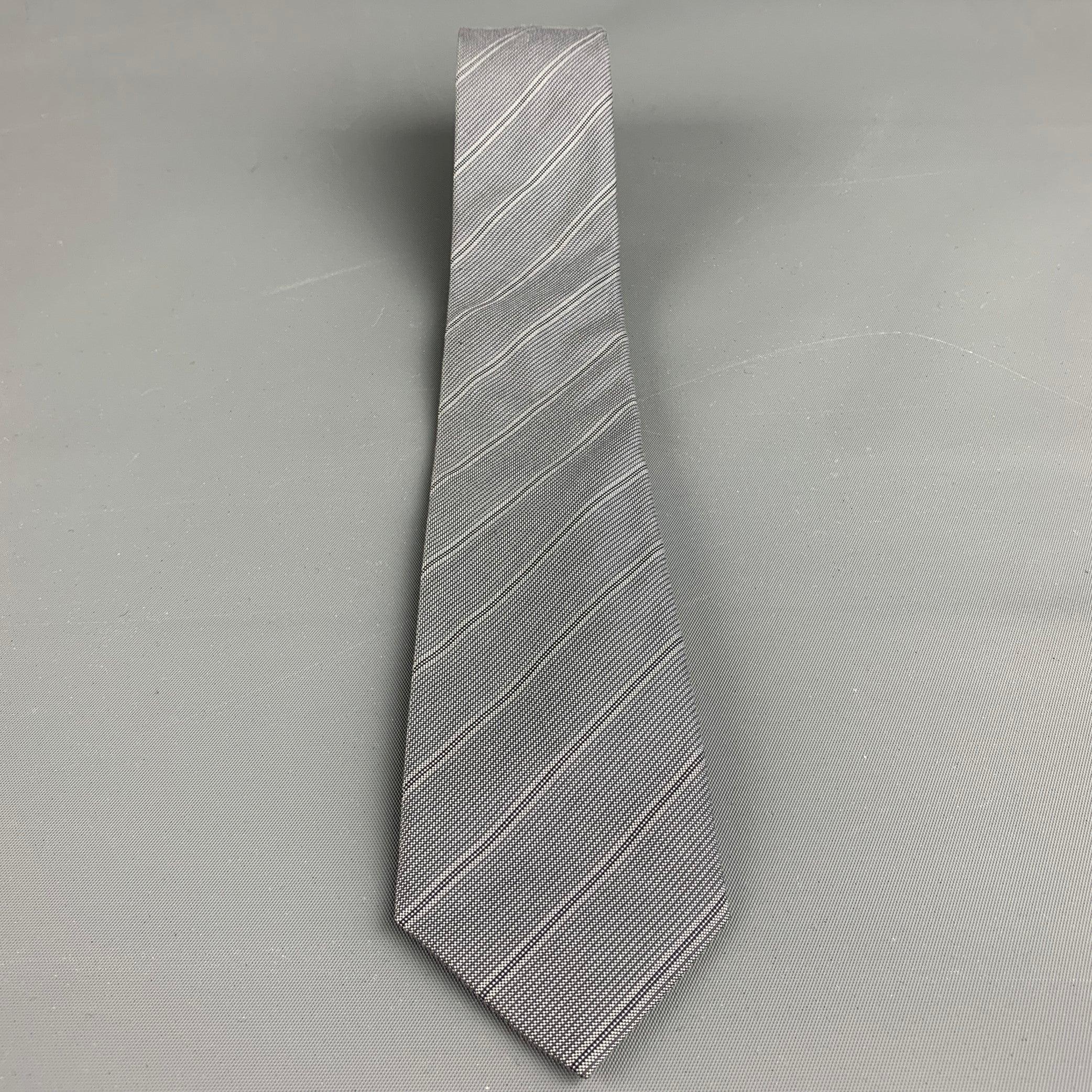 JOHN VARVATOS Black Textured Silk Tie In Excellent Condition For Sale In San Francisco, CA