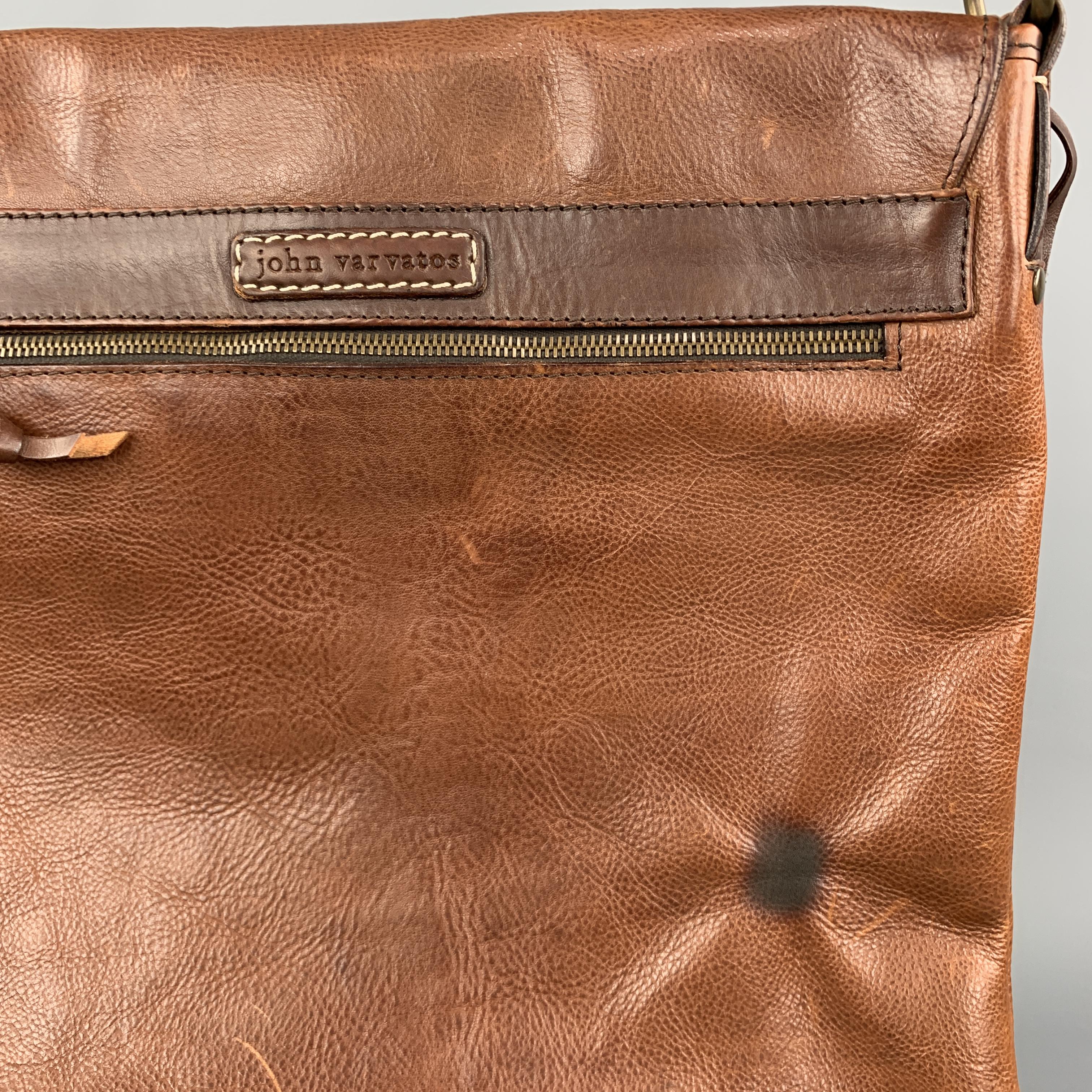 JOHN VARVATOS Brown Leather Whipstitch Messenger Bag In Good Condition In San Francisco, CA