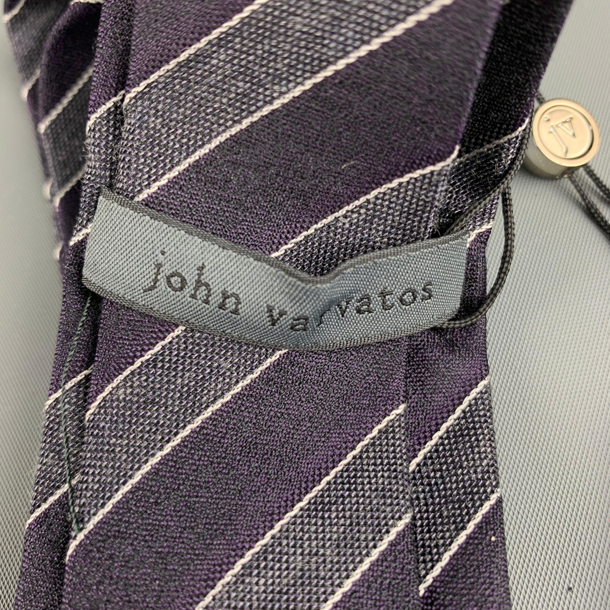 JOHN VARVATOS Purple Silver Silk Tie In Excellent Condition For Sale In San Francisco, CA
