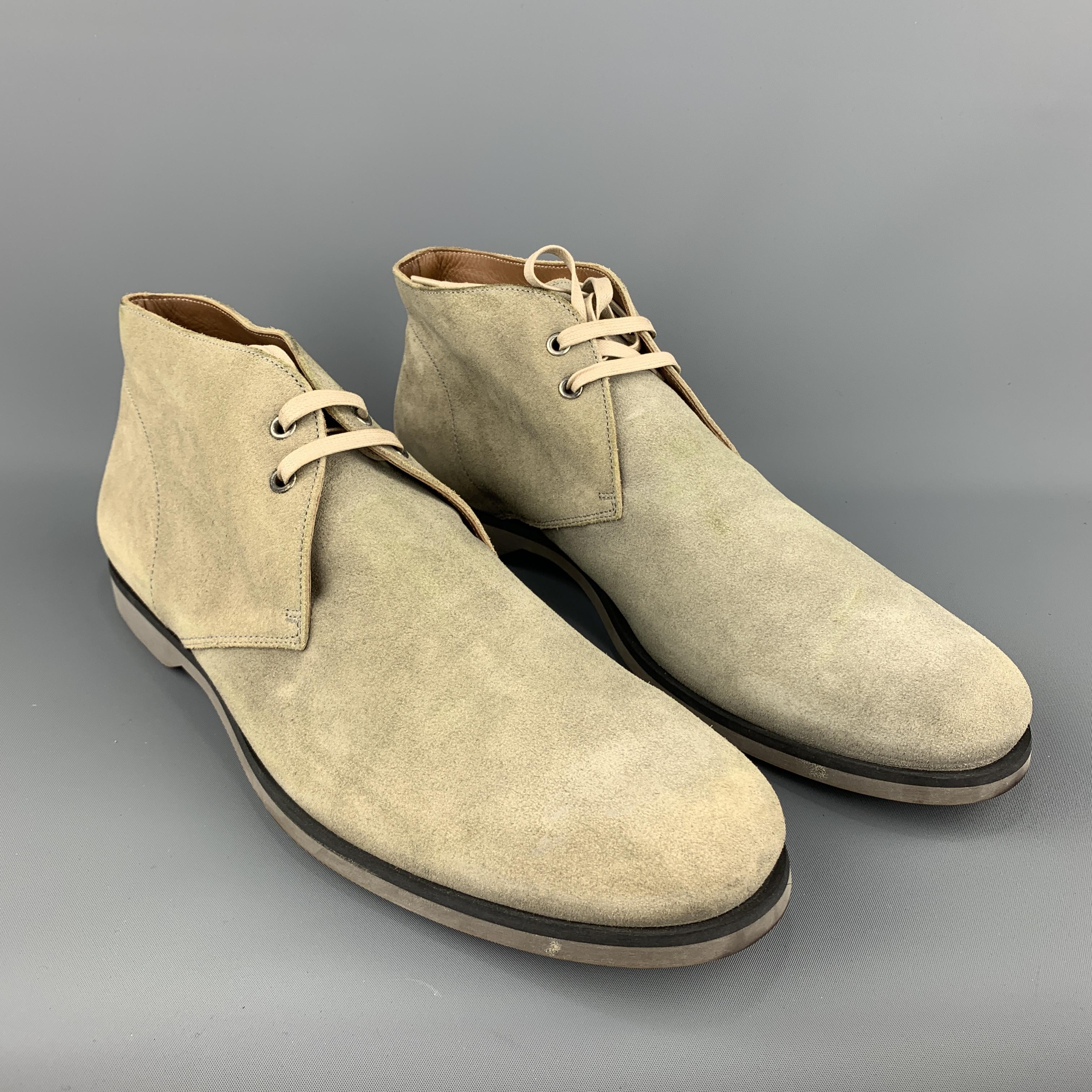 JOHN VARVATOS desert boots come in dirty wash effect beige suede with a rubber sole. With Box. Hand Made in Italy.
 
Excellent Pre-Owned Condition.
Marked: 12
 
Outsole: 12.5 x 4.25 in.