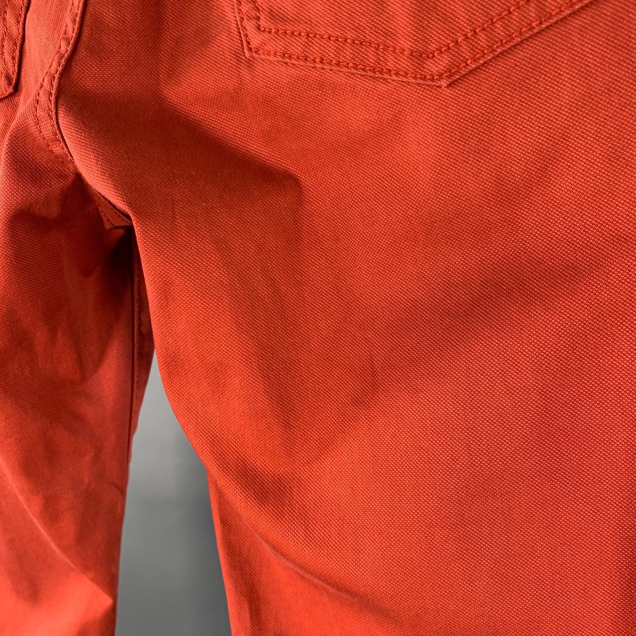 JOHN VARVATOS Größe 32 Brick Cotton Blend Button Fly Jeans (Rot) im Angebot