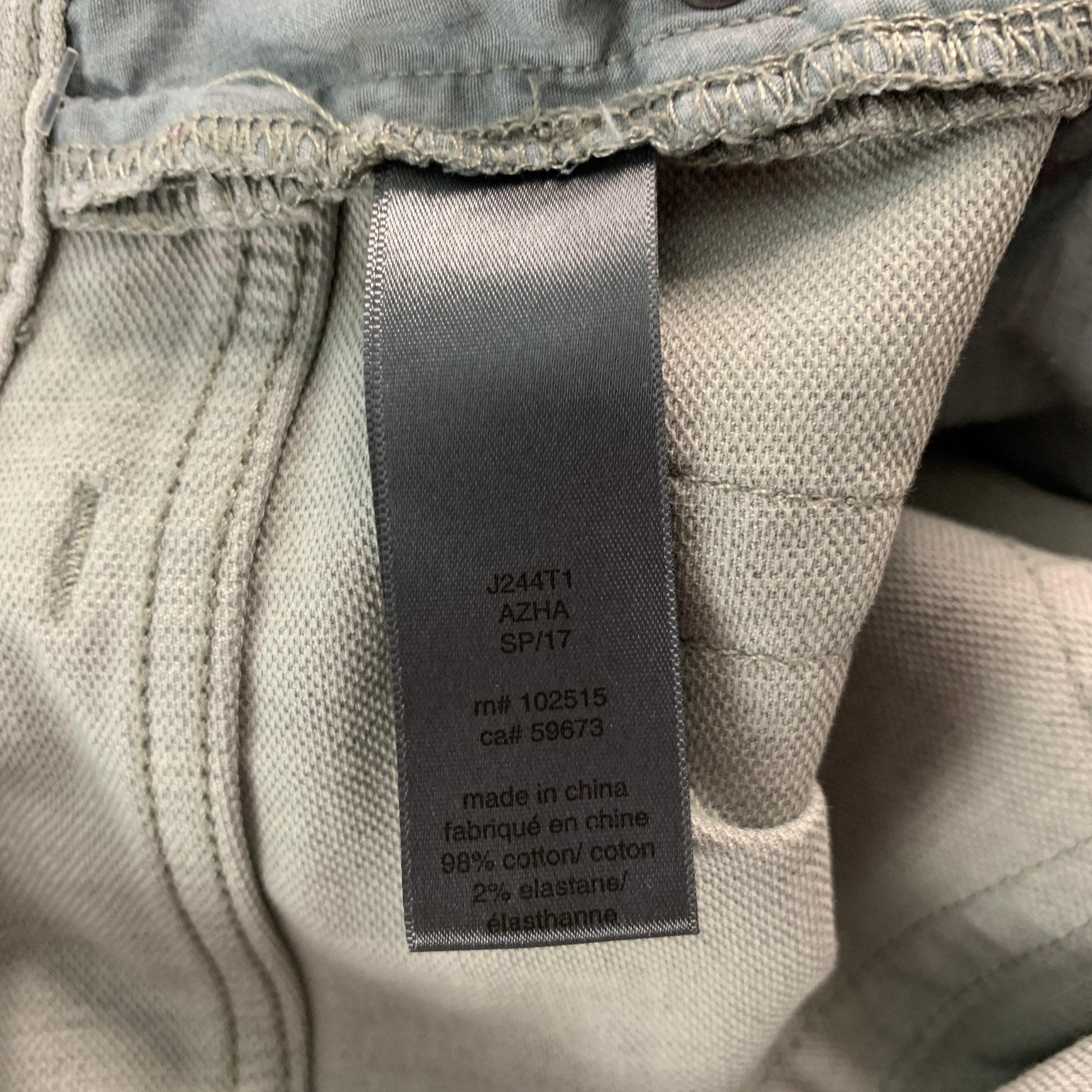 JOHN VARVATOS Size 32 Light Grey Cotton Elastane Jeans For Sale 4