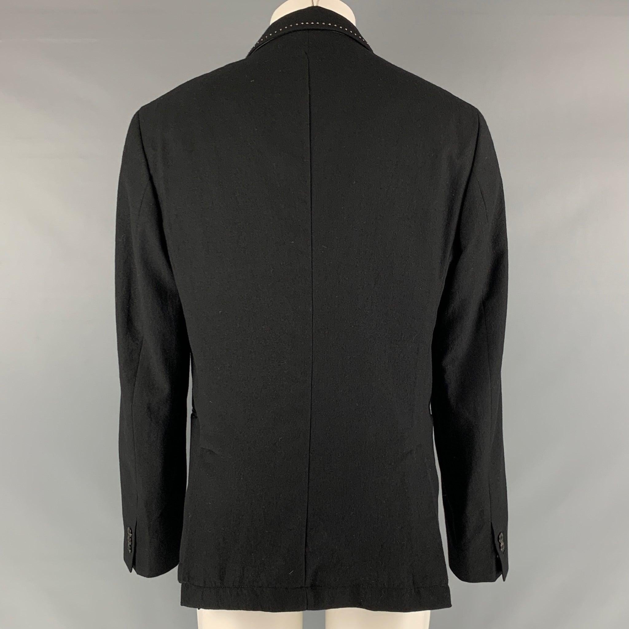 JOHN VARVATOS Size 38 Black Solid Wool Peak Lapel Sport Coat In Excellent Condition For Sale In San Francisco, CA