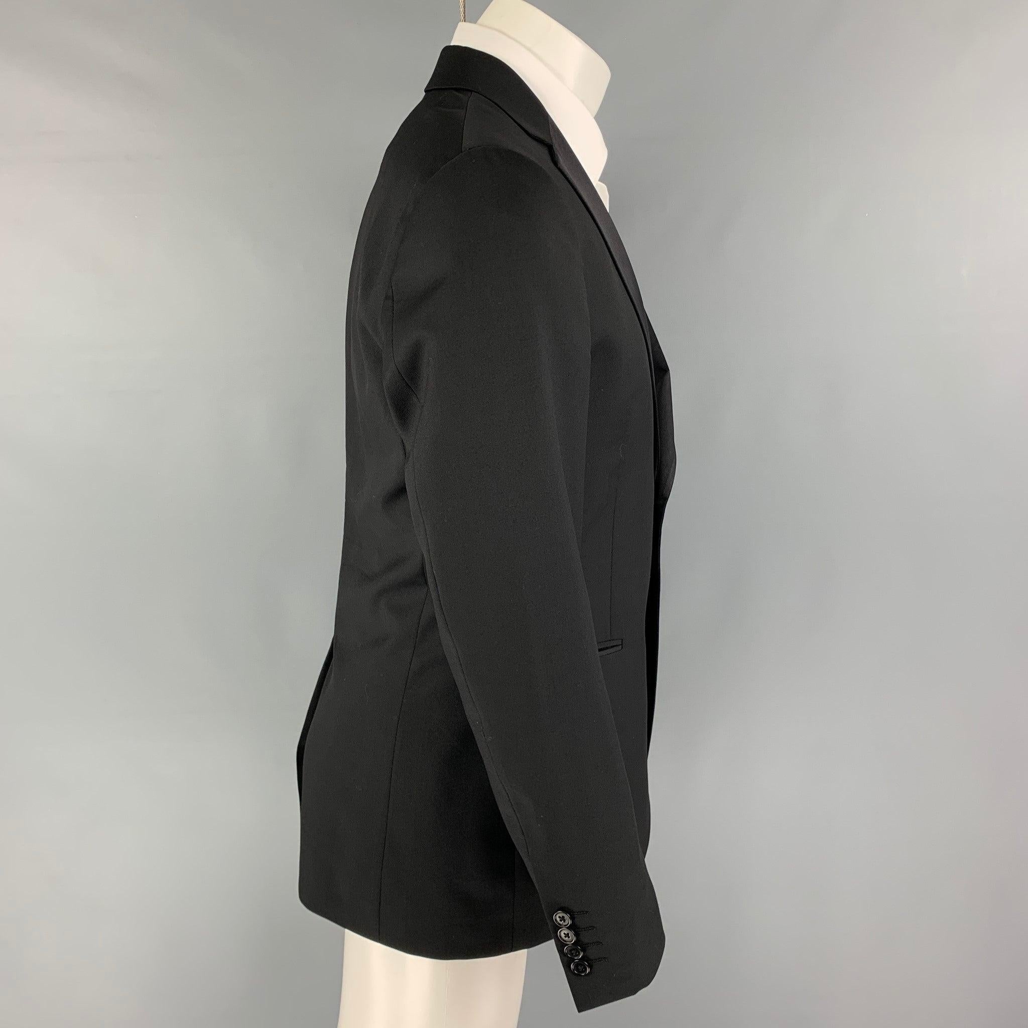 JOHN VARVATOS Size 38 Black Wool Tuxedo Sport Coat In Good Condition For Sale In San Francisco, CA