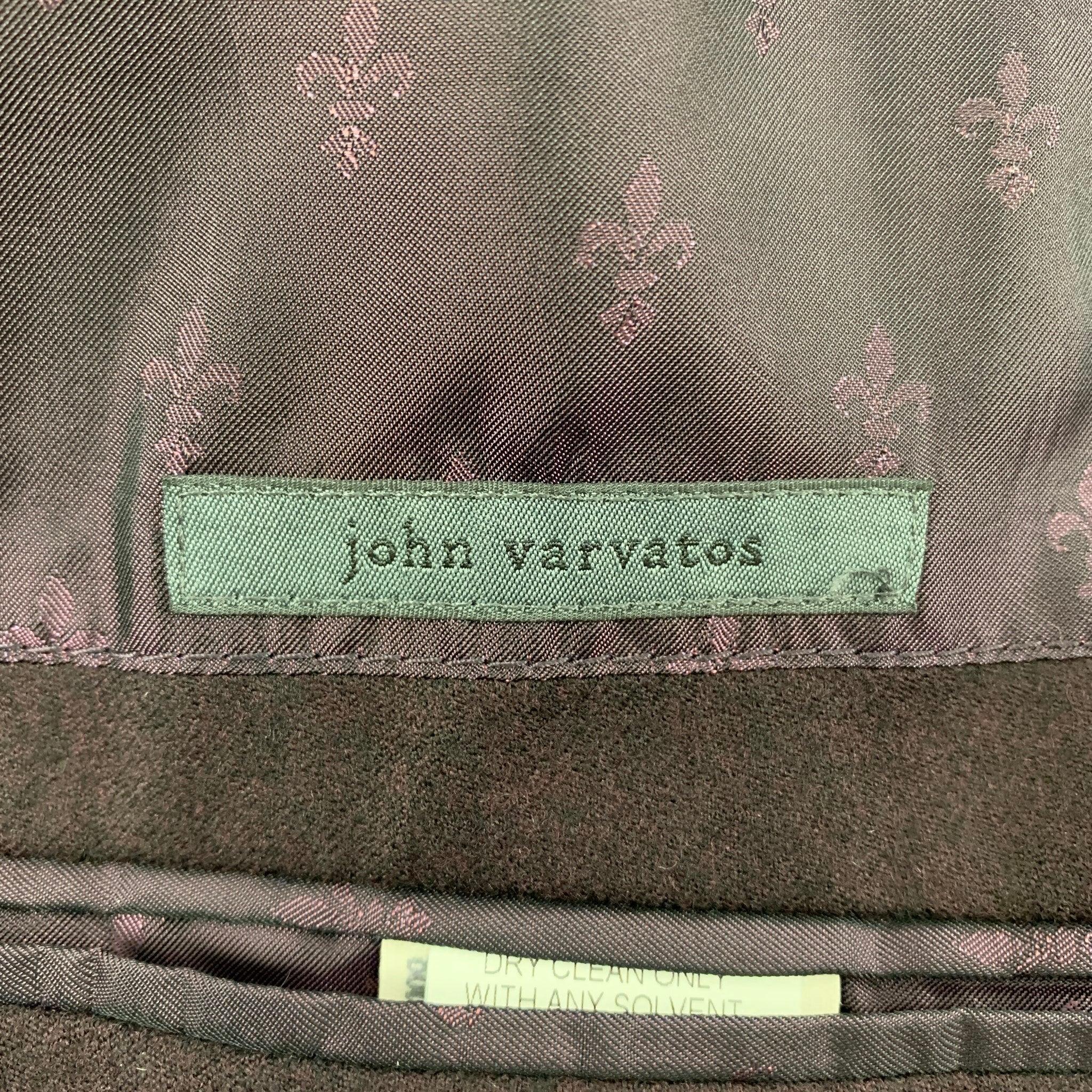 JOHN VARVATOS Größe 38 Burgunderfarbener schwarzer Wollmantel mit Reißverschluss im Angebot 4