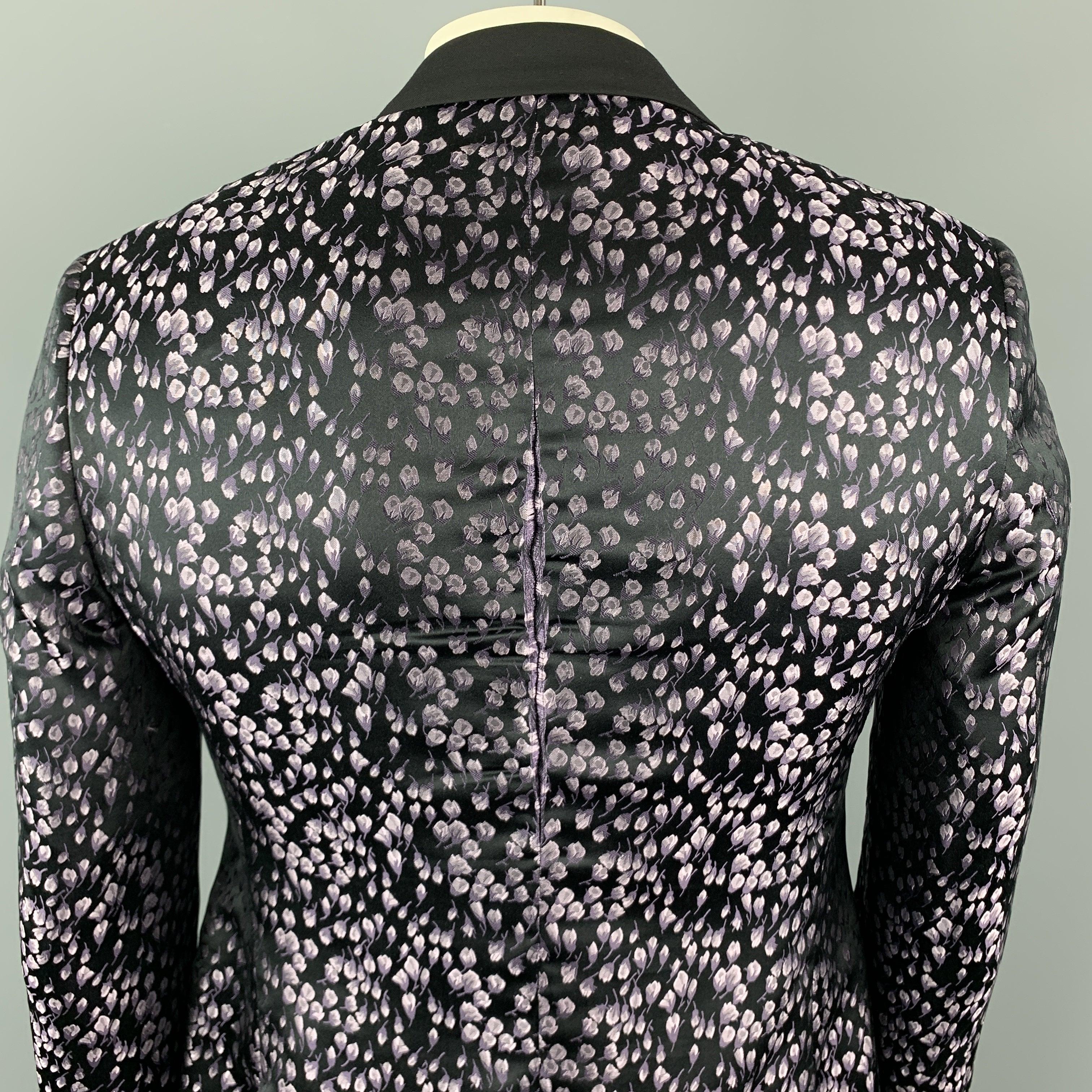 JOHN VARVATOS Size 42  Lavender Floral Jacquard Silk Peak Lapel Sport Coat For Sale 1