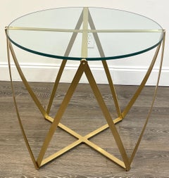 Tavolo geometrico in ottone John Vesey