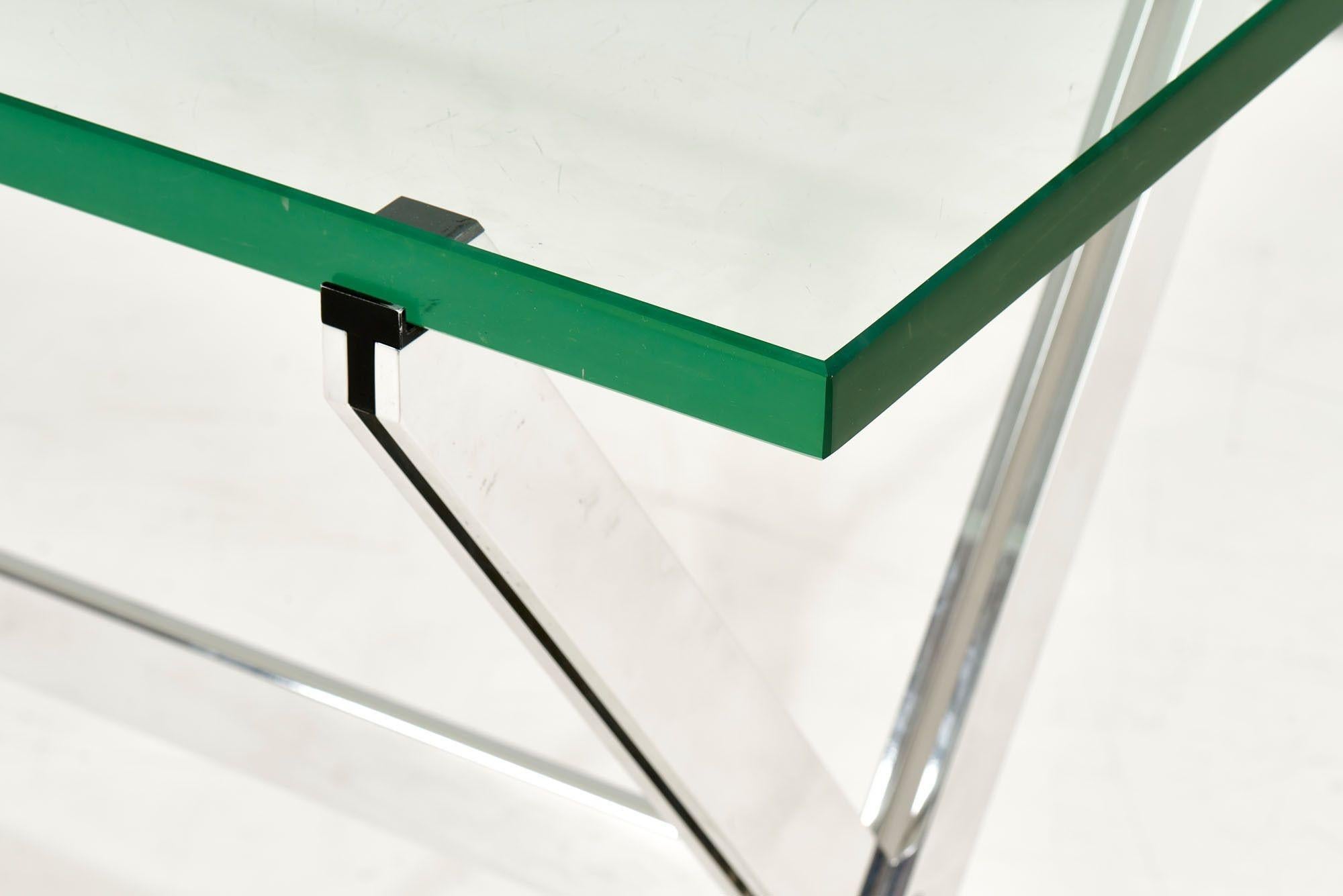 Mesa consola Florence Knoll con base en X de cromo y cristal, 1960 mediados del siglo XX en venta