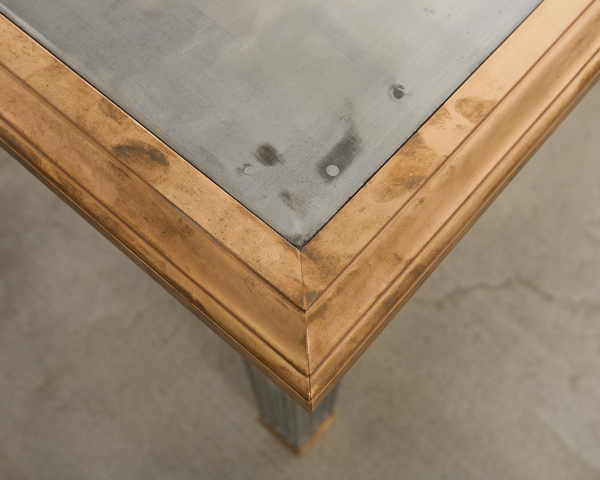 Table de bibliothèque en acier montée sur bronze de style John Vesey en vente 3