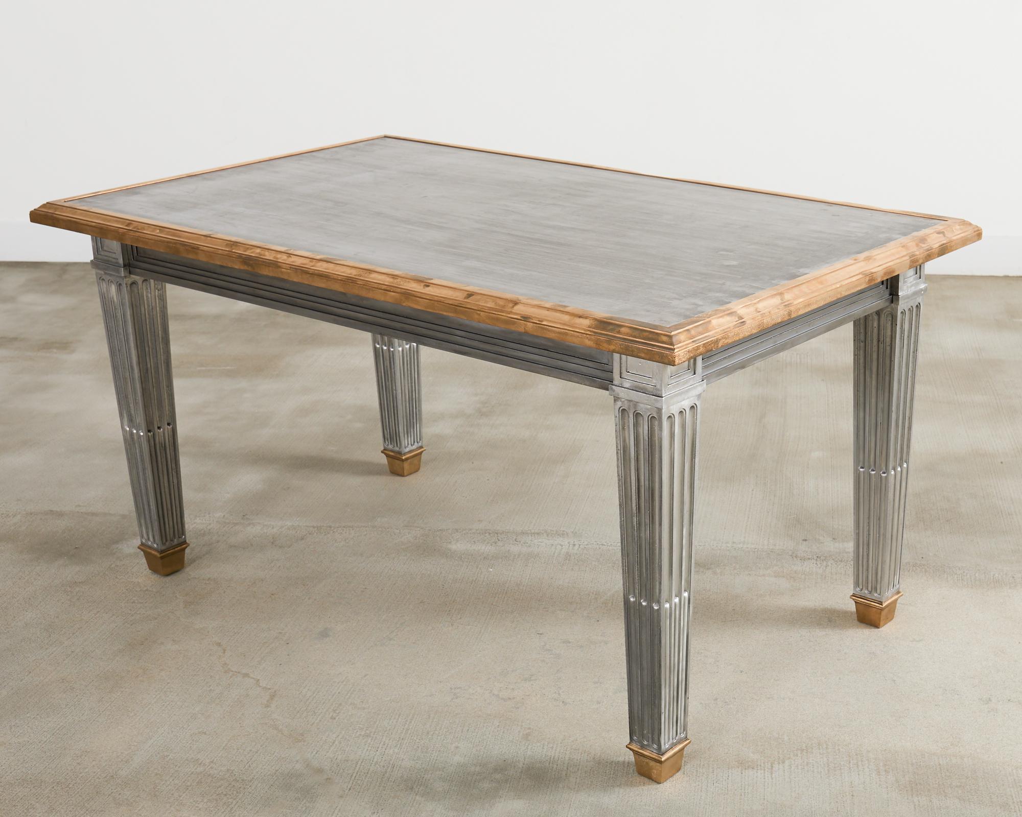 Table de bibliothèque en acier montée sur bronze de style John Vesey en vente 4