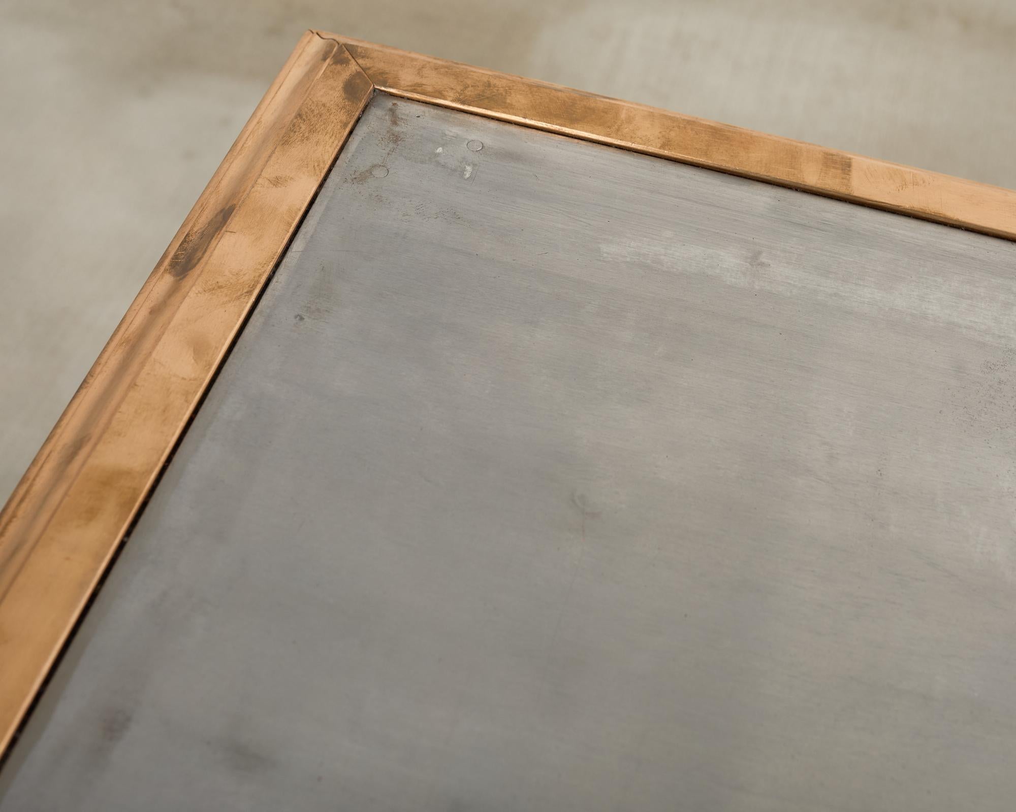 Table de bibliothèque en acier montée sur bronze de style John Vesey en vente 5