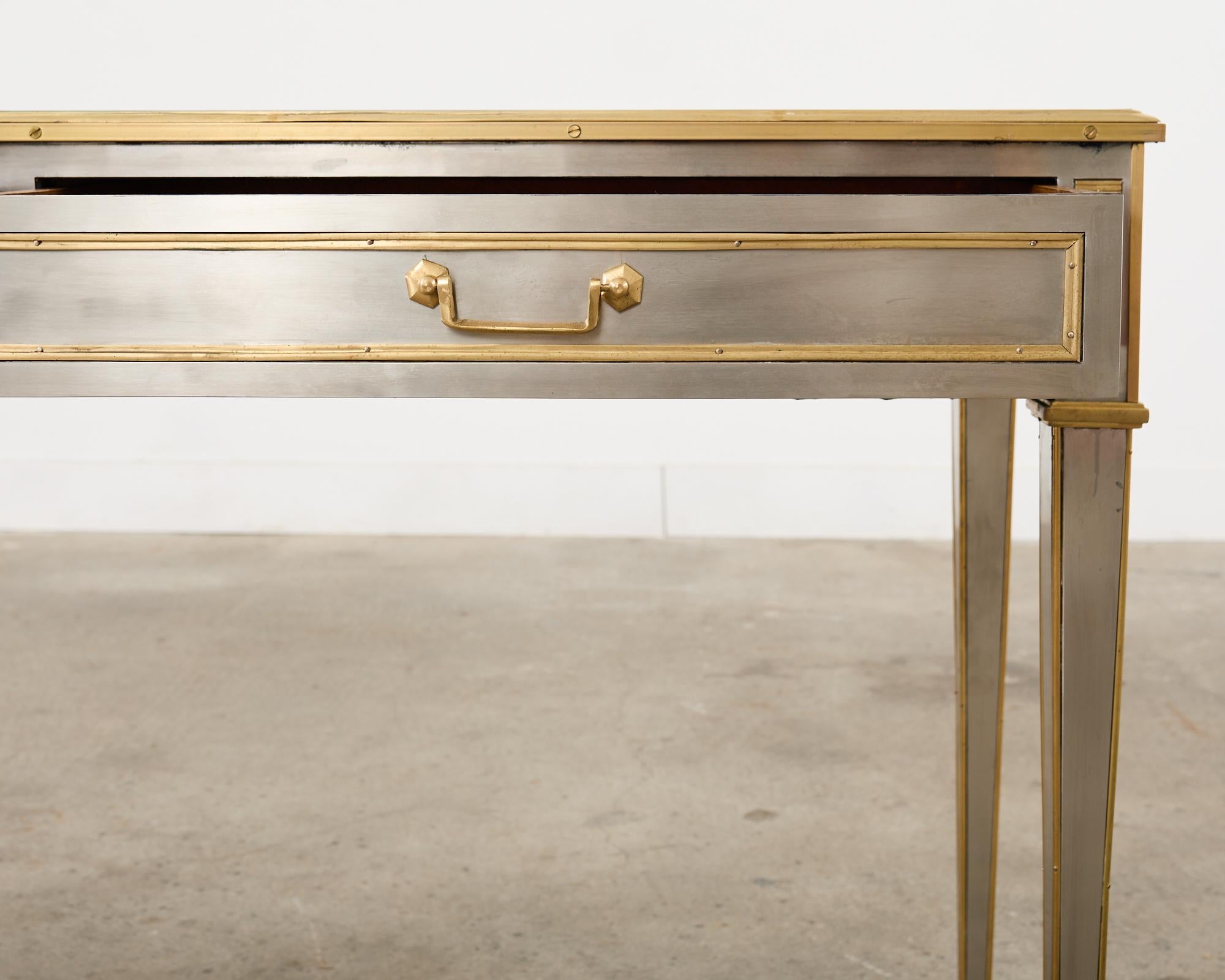 Scrivania console neoclassica in stile John Vesey in acciaio e bronzo. in vendita 4