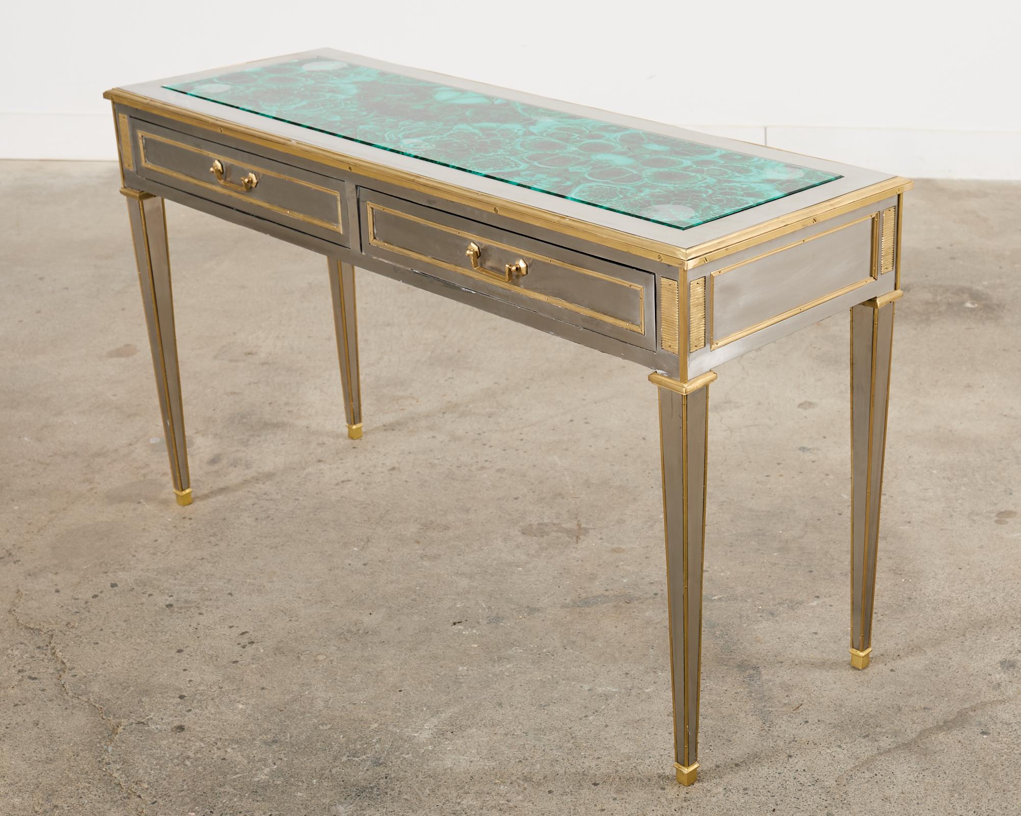 Scrivania console neoclassica in stile John Vesey in acciaio e bronzo. in vendita 5