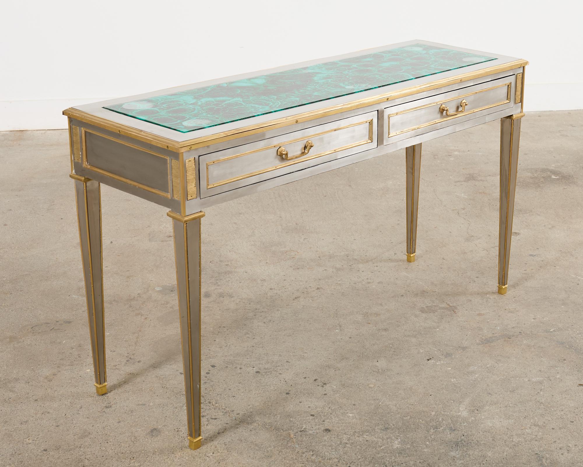 Francese Scrivania console neoclassica in stile John Vesey in acciaio e bronzo. in vendita