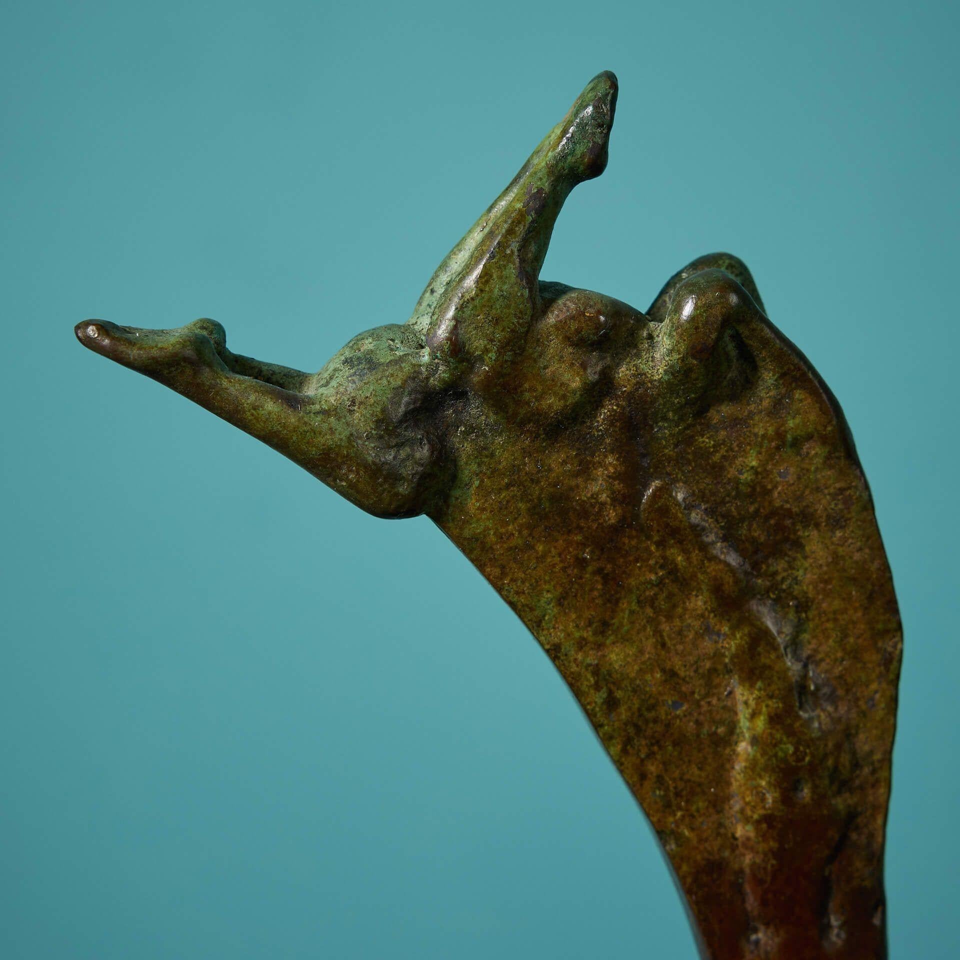 John W. Mills (1933-2023) Scultura in bronzo di un tuffatore in movimento In condizioni discrete in vendita a Wormelow, Herefordshire