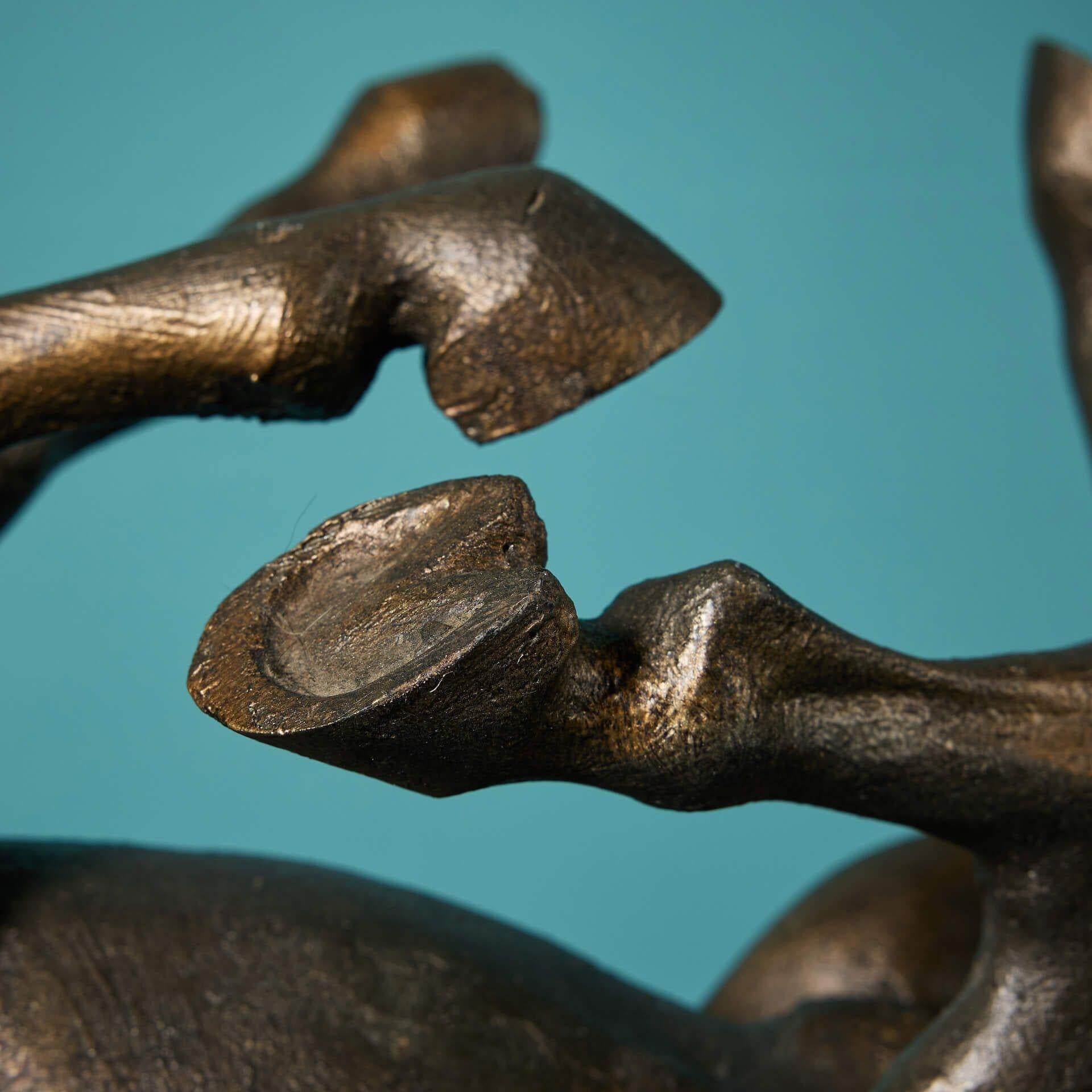 Inglese John W. Mills (1933-2023) Scultura in bronzo di 
