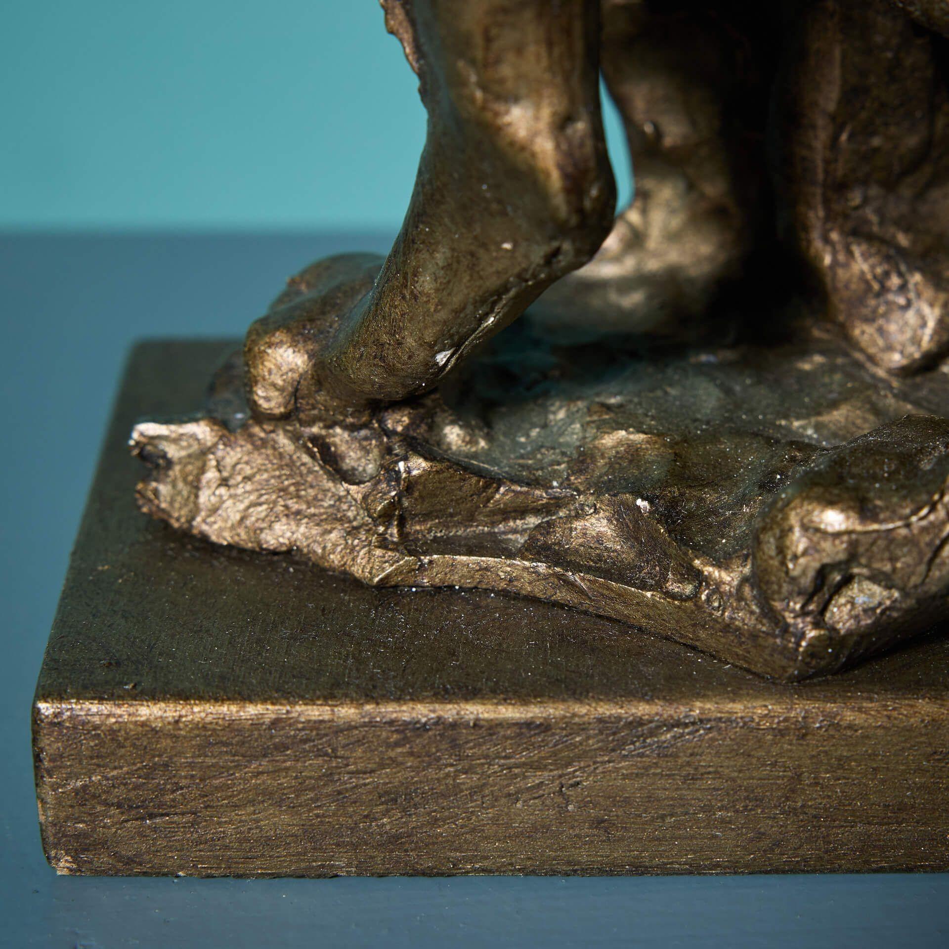 Inglese John W. Mills (1933-2023) Scultura di leone in gabbia in vendita