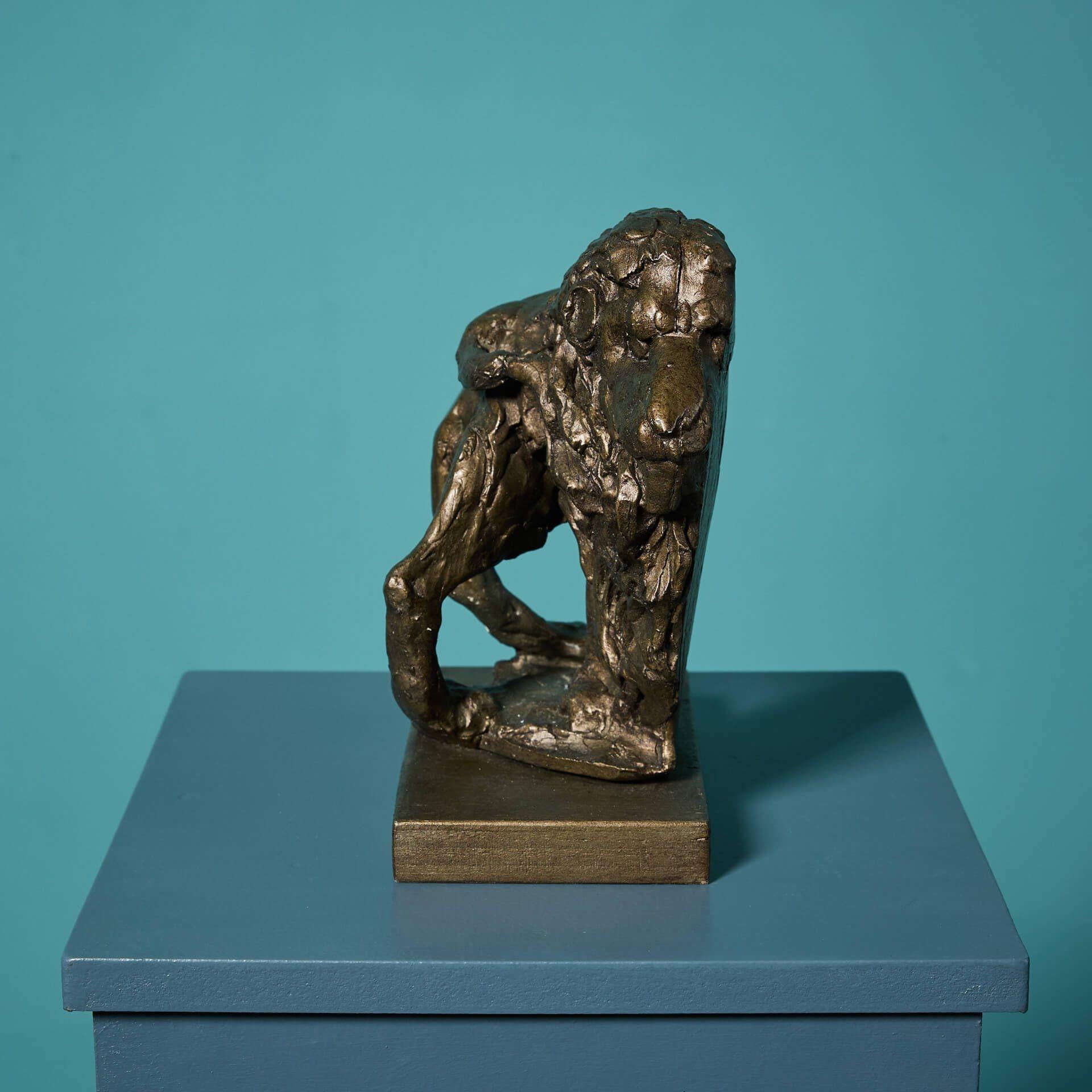 John W. Mills (1933-2023) Scultura di leone in gabbia In condizioni discrete in vendita a Wormelow, Herefordshire