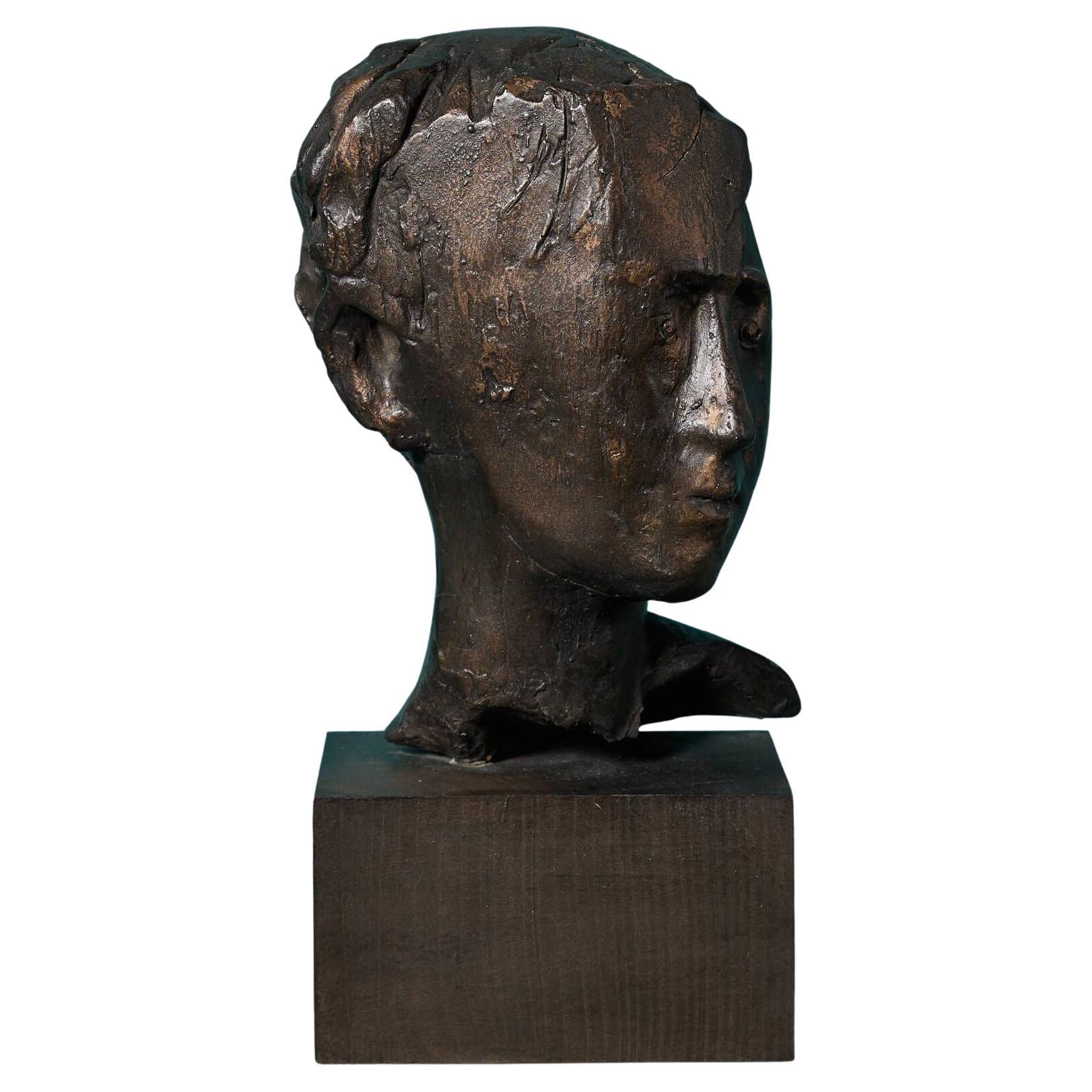 John W. Mills (1933-2023) Busto de caballero de bronce fundido en frío en venta