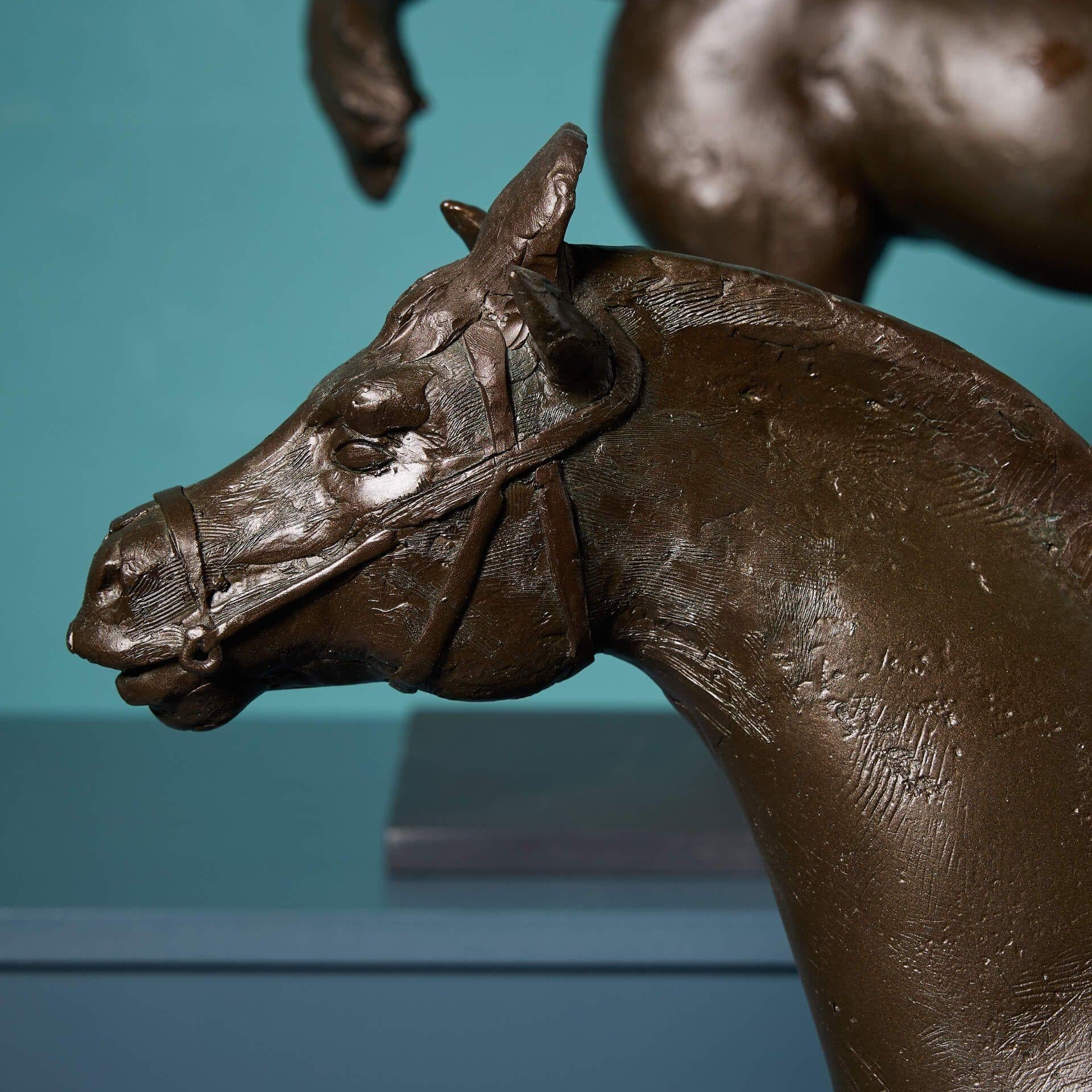 John W. Mills (1933-2023) Pareja de esculturas de caballos de la Tang Dynasty Moderno de mediados de siglo en venta