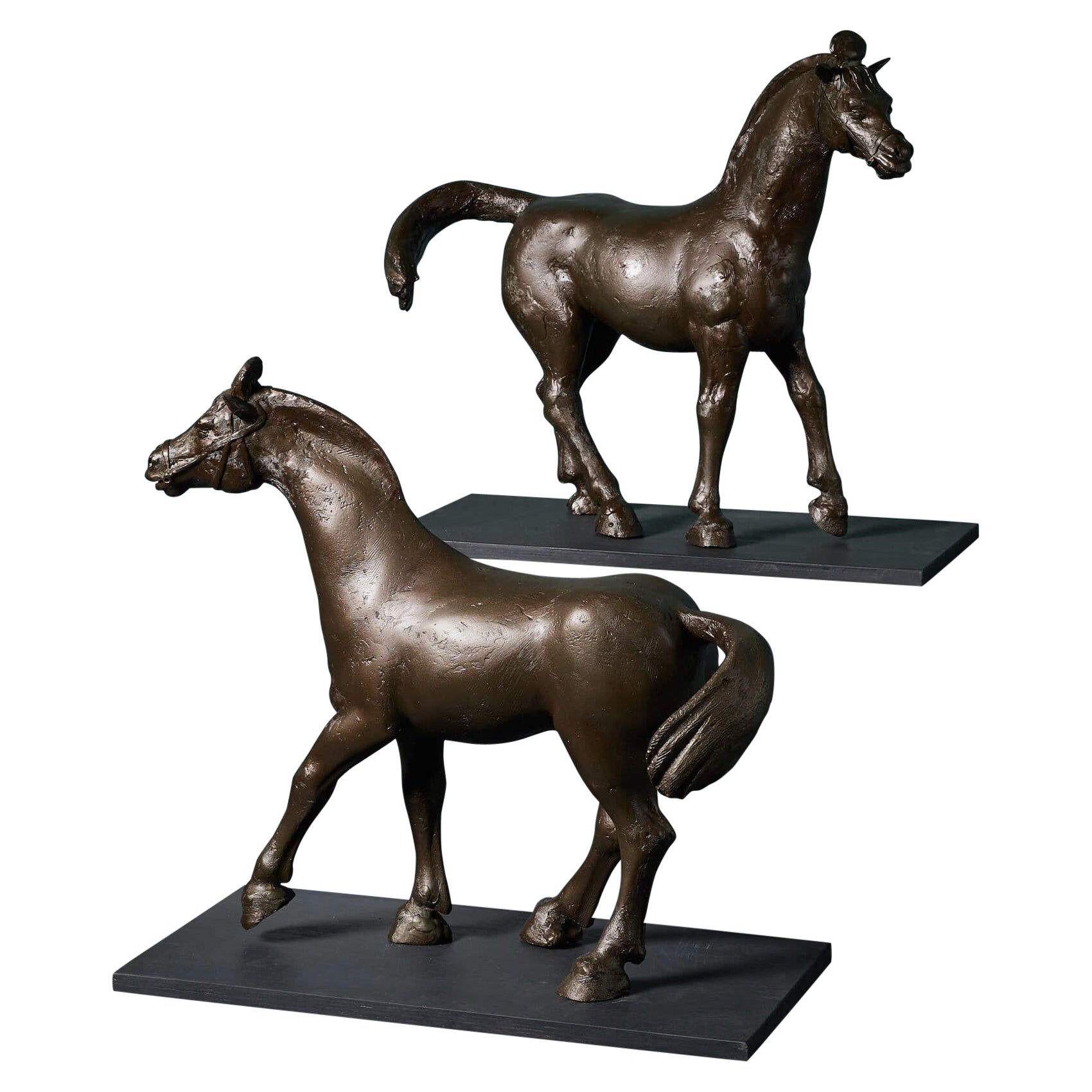 John W. Mills (1933-2023) Pareja de esculturas de caballos de la Tang Dynasty en venta