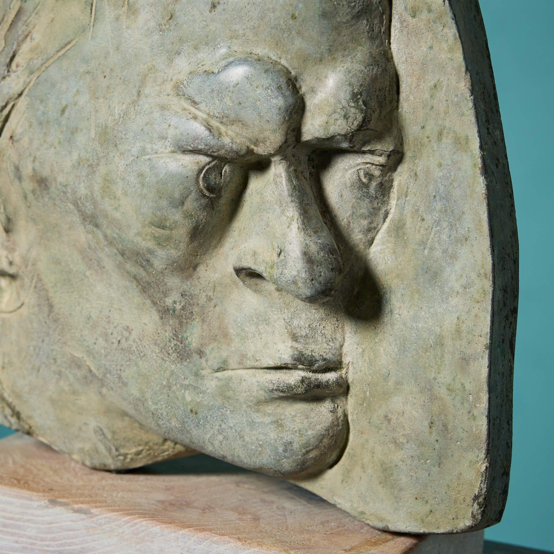 Mid-Century Modern John W. Mills (1933-2023) Sculpture d'après William Blake Mémorial en vente