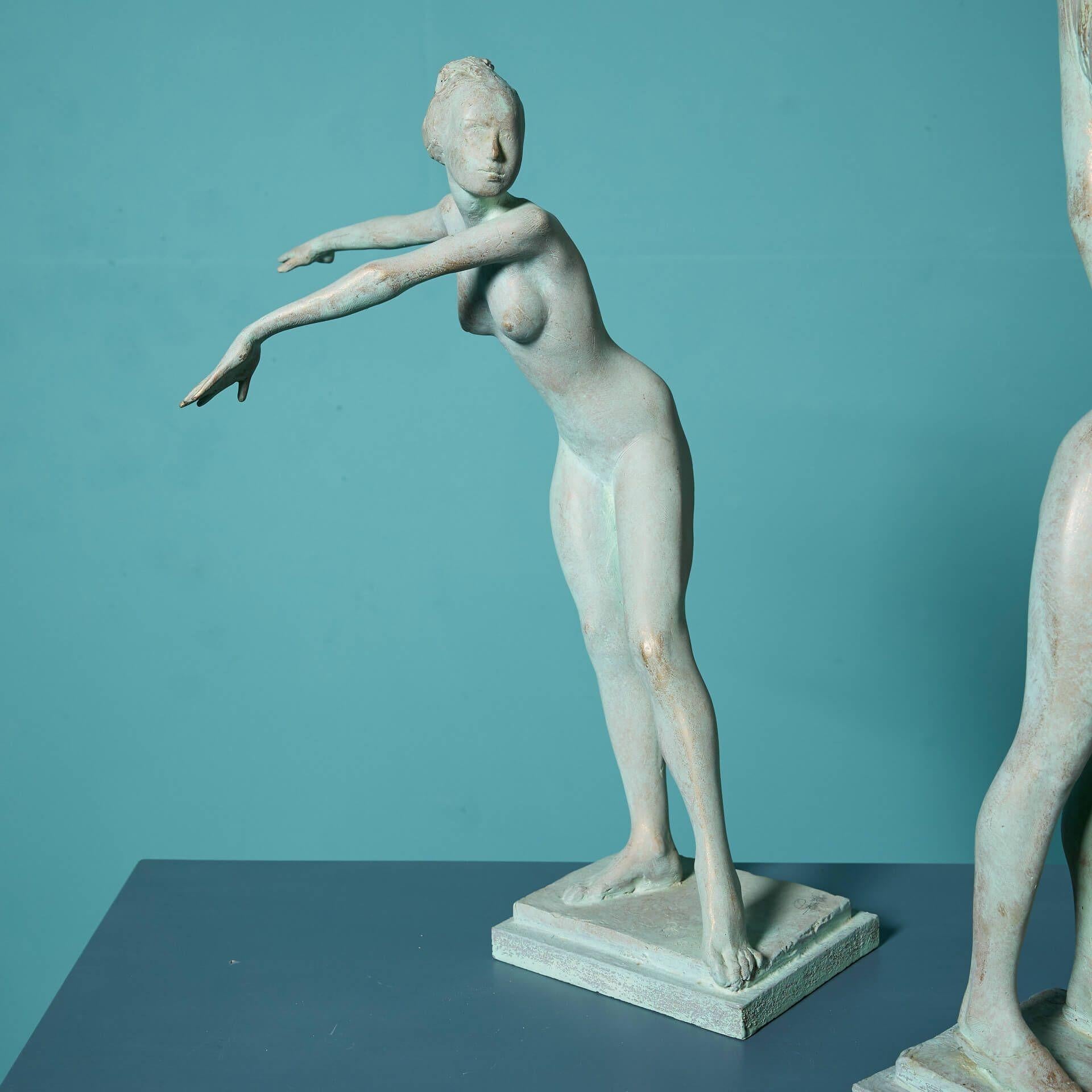 John W. Mills (1933-2023) Set di 3 sculture di ballerine femminili In condizioni discrete in vendita a Wormelow, Herefordshire