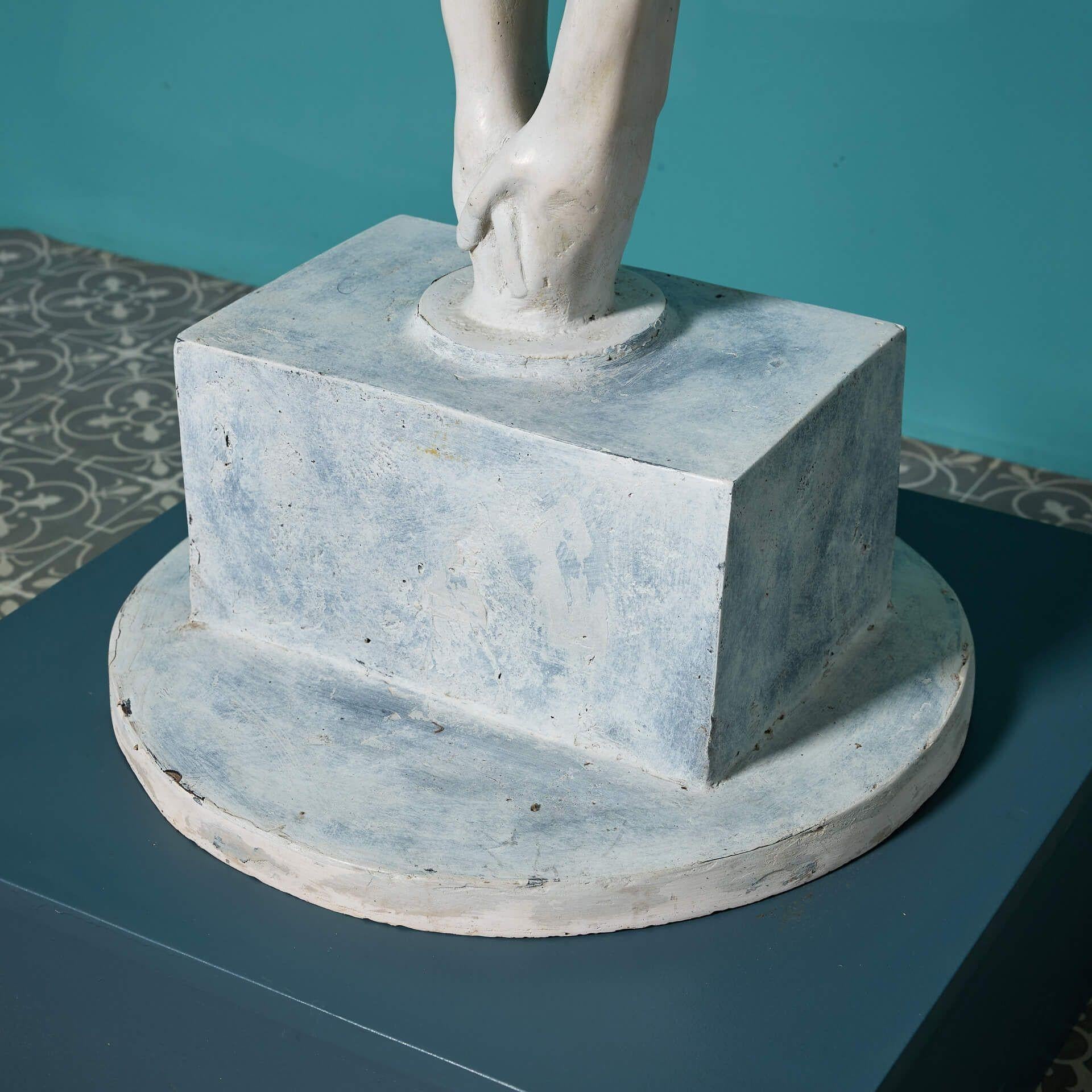 Inglese John W. Mills (1933-2023) Scultura di un sommozzatore 
