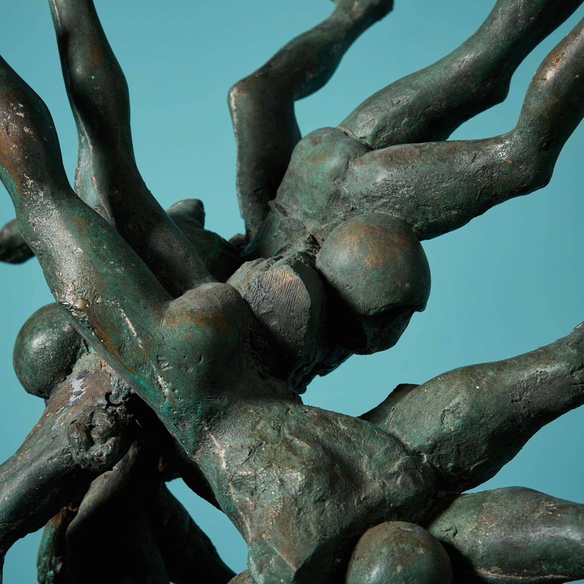 Anglais John W. Mills (1933-2023) 'Tackle ! Sculpture des footballeurs américains en vente
